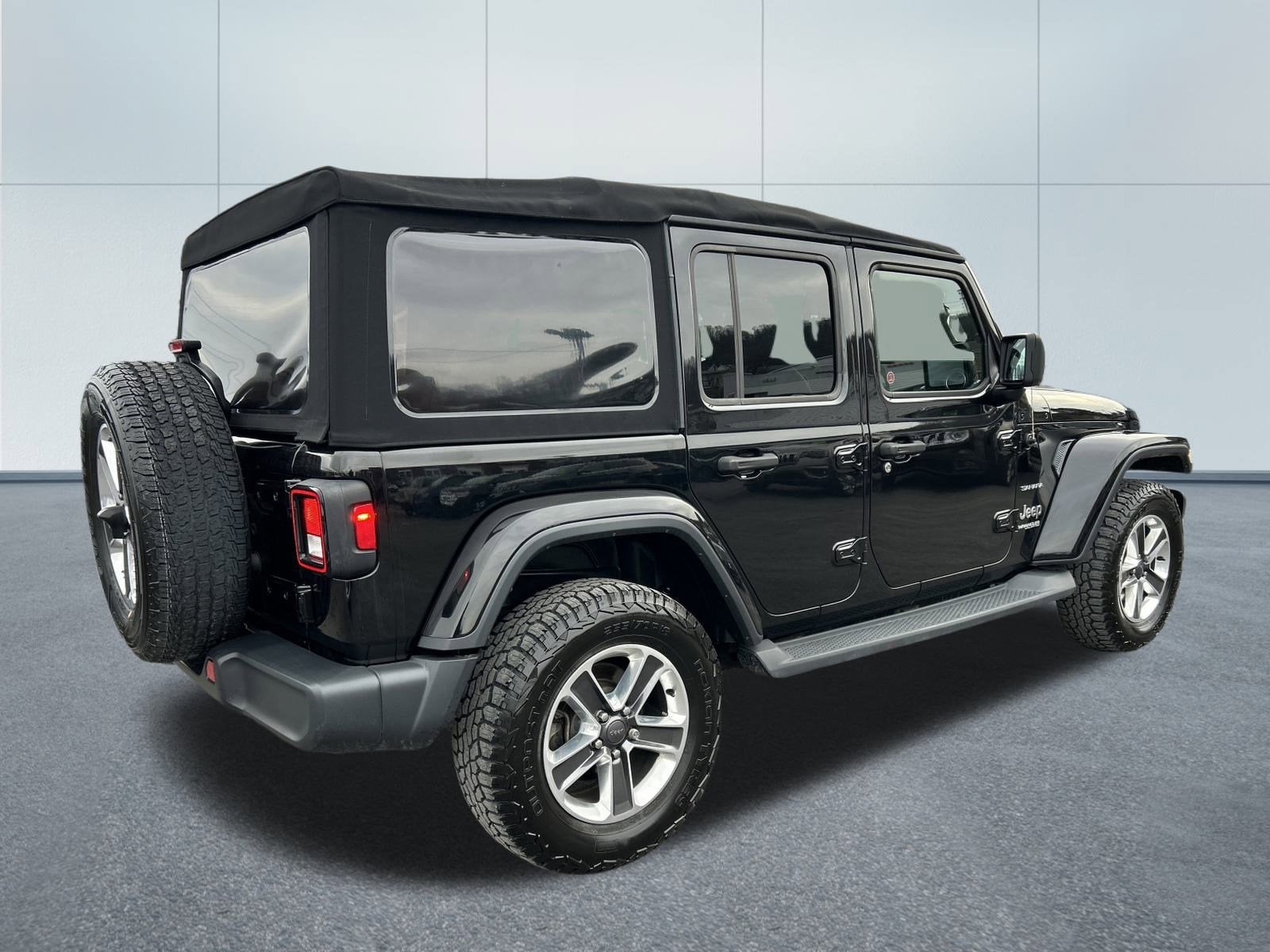 2018 Jeep WRANGLER UNL SAHARA