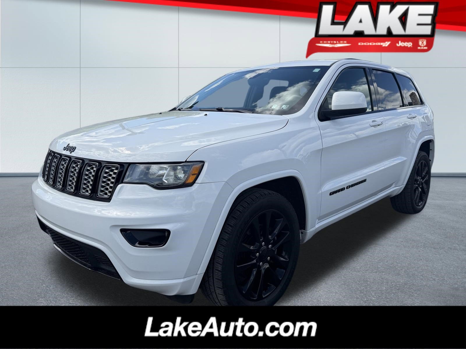 2017 Jeep Grand Cherokee Altitude 4WD's photo