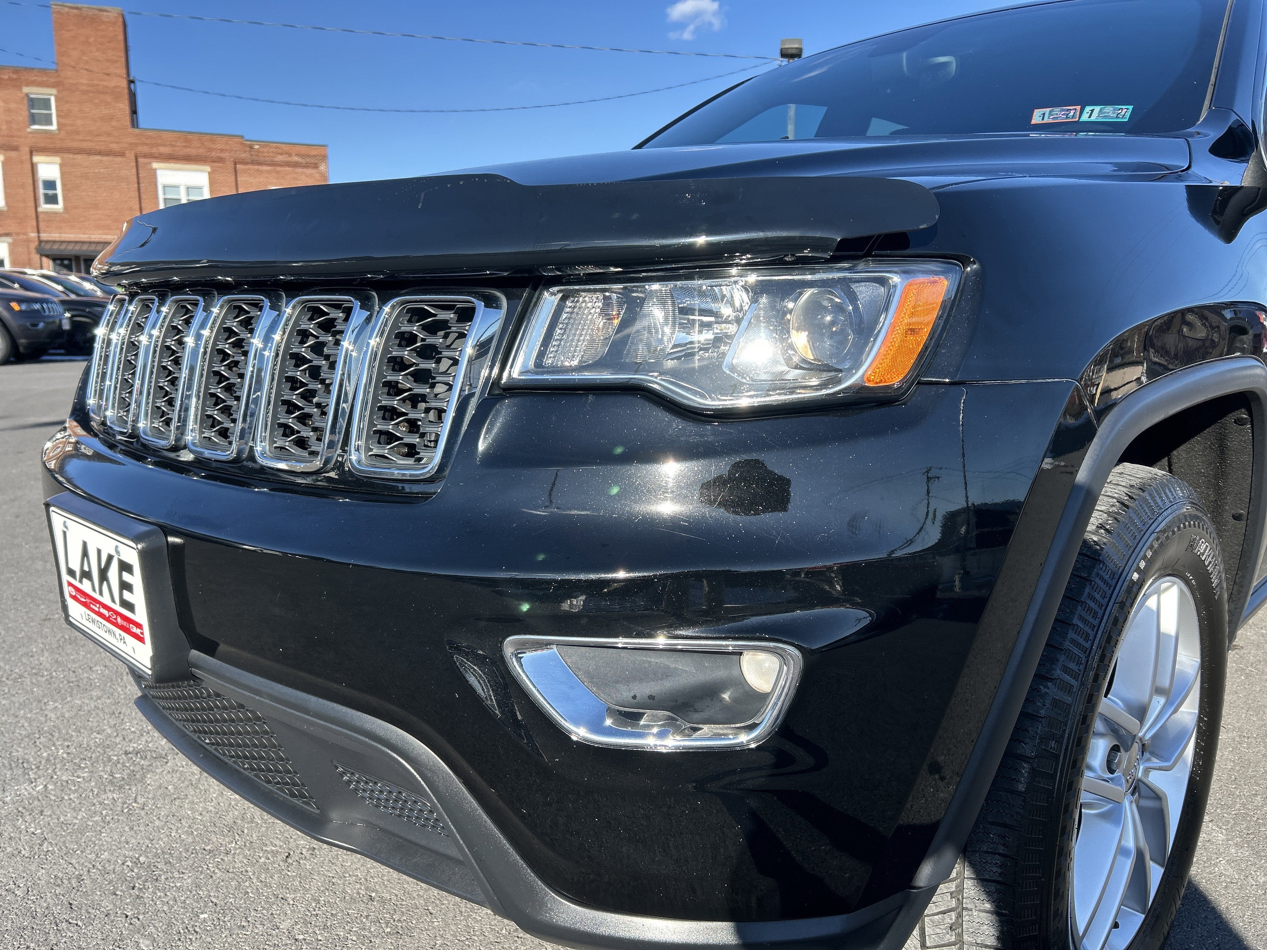 2017 Jeep GRAND CHEROKEE LAREDO