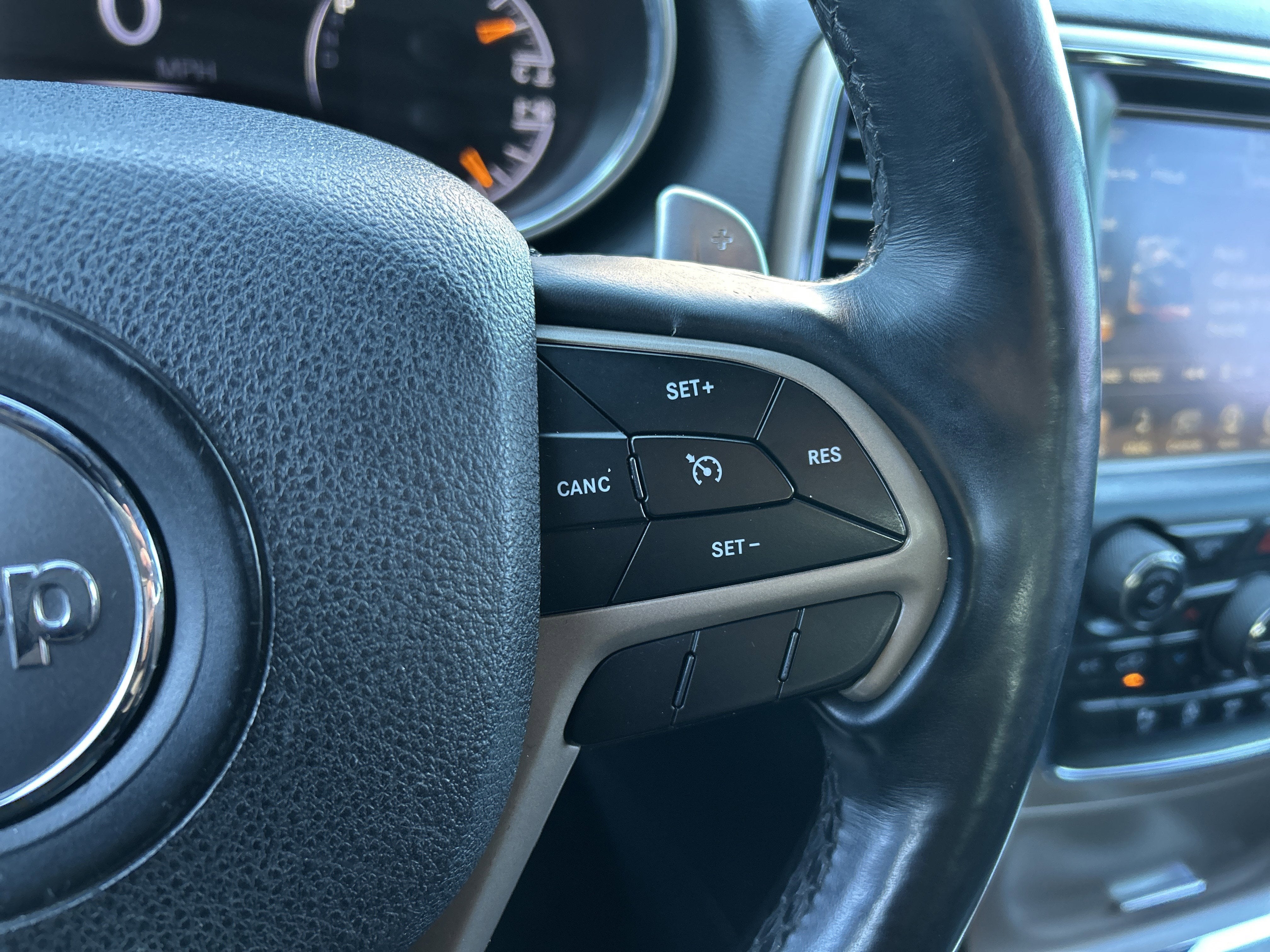 2017 Jeep GRAND CHEROKEE LAREDO