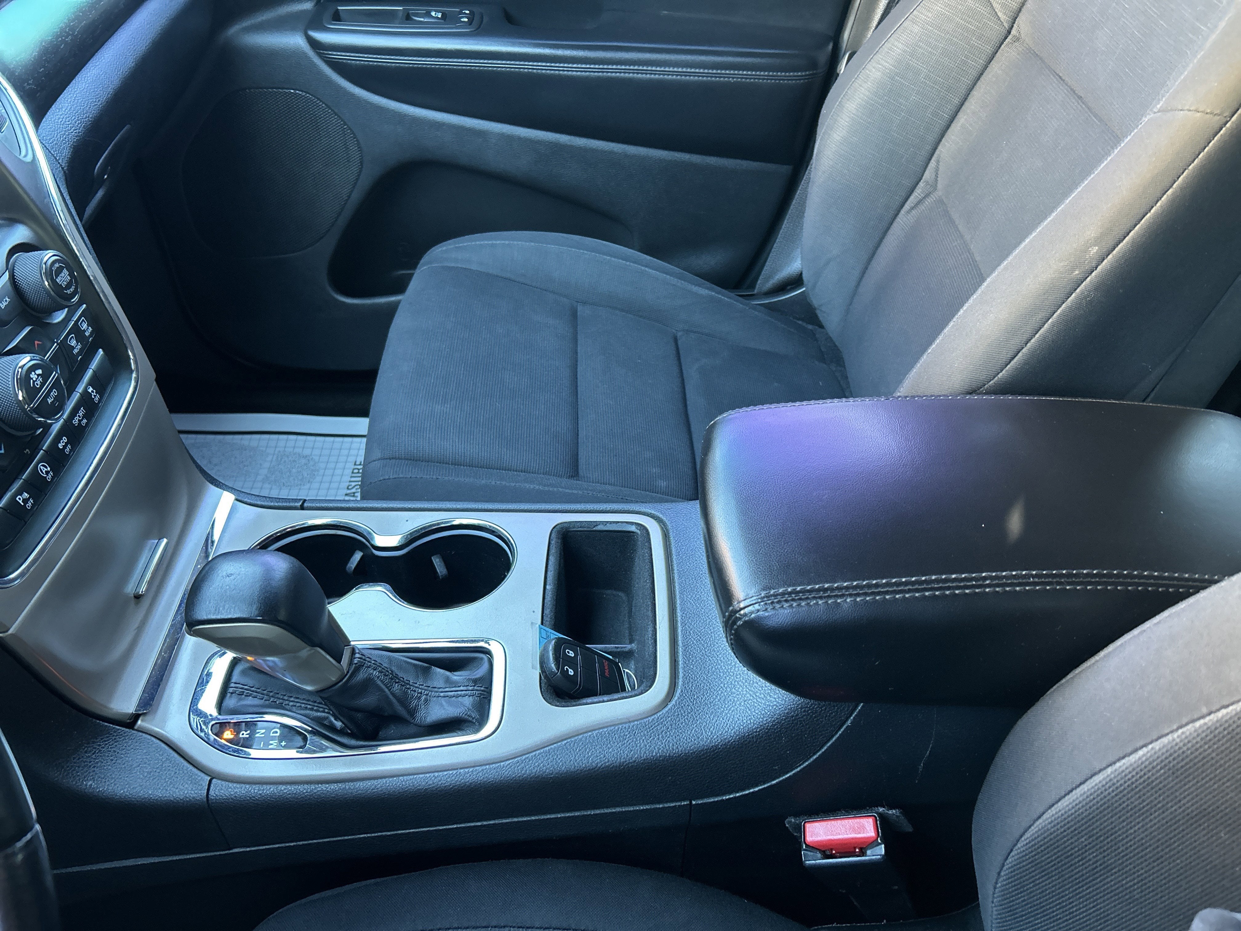 2017 Jeep GRAND CHEROKEE LAREDO