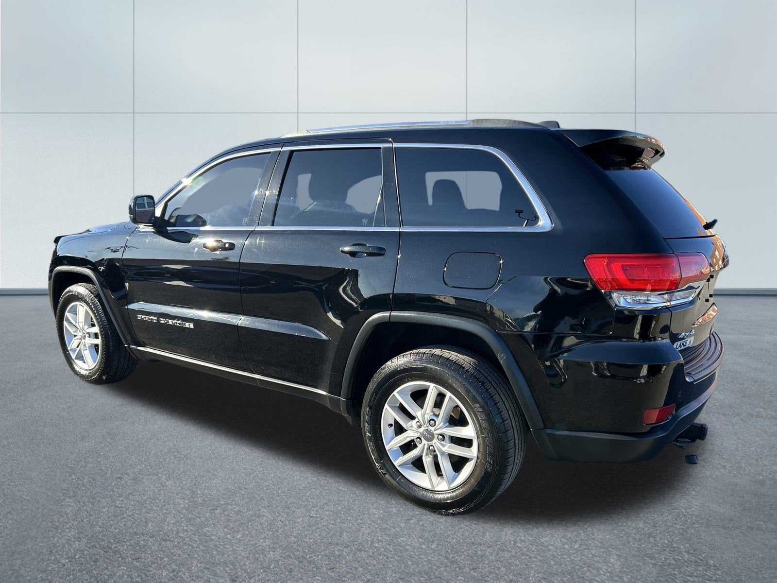 2017 Jeep GRAND CHEROKEE LAREDO