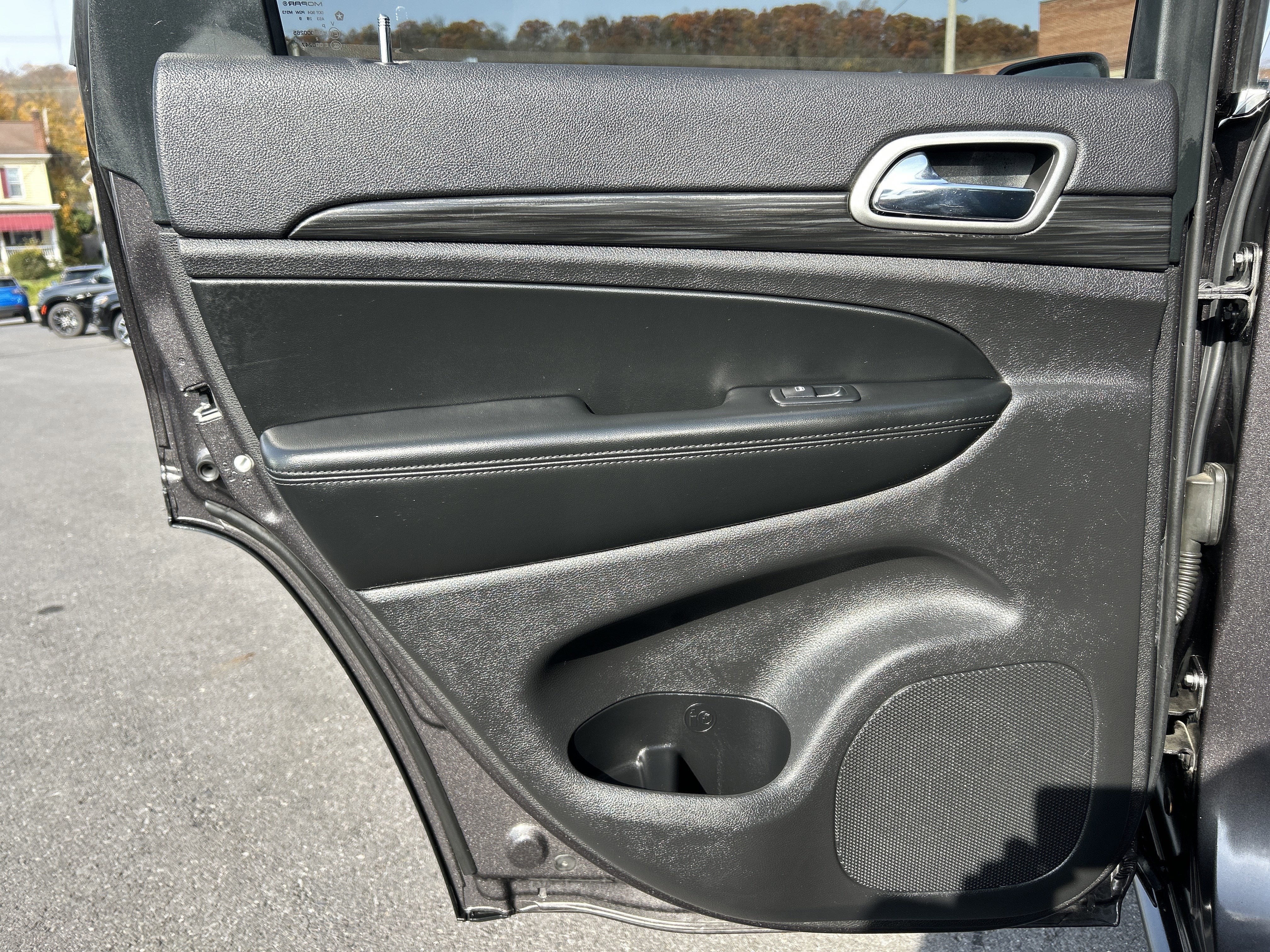 2019 Jeep GRAND CHEROKEE LAREDO E