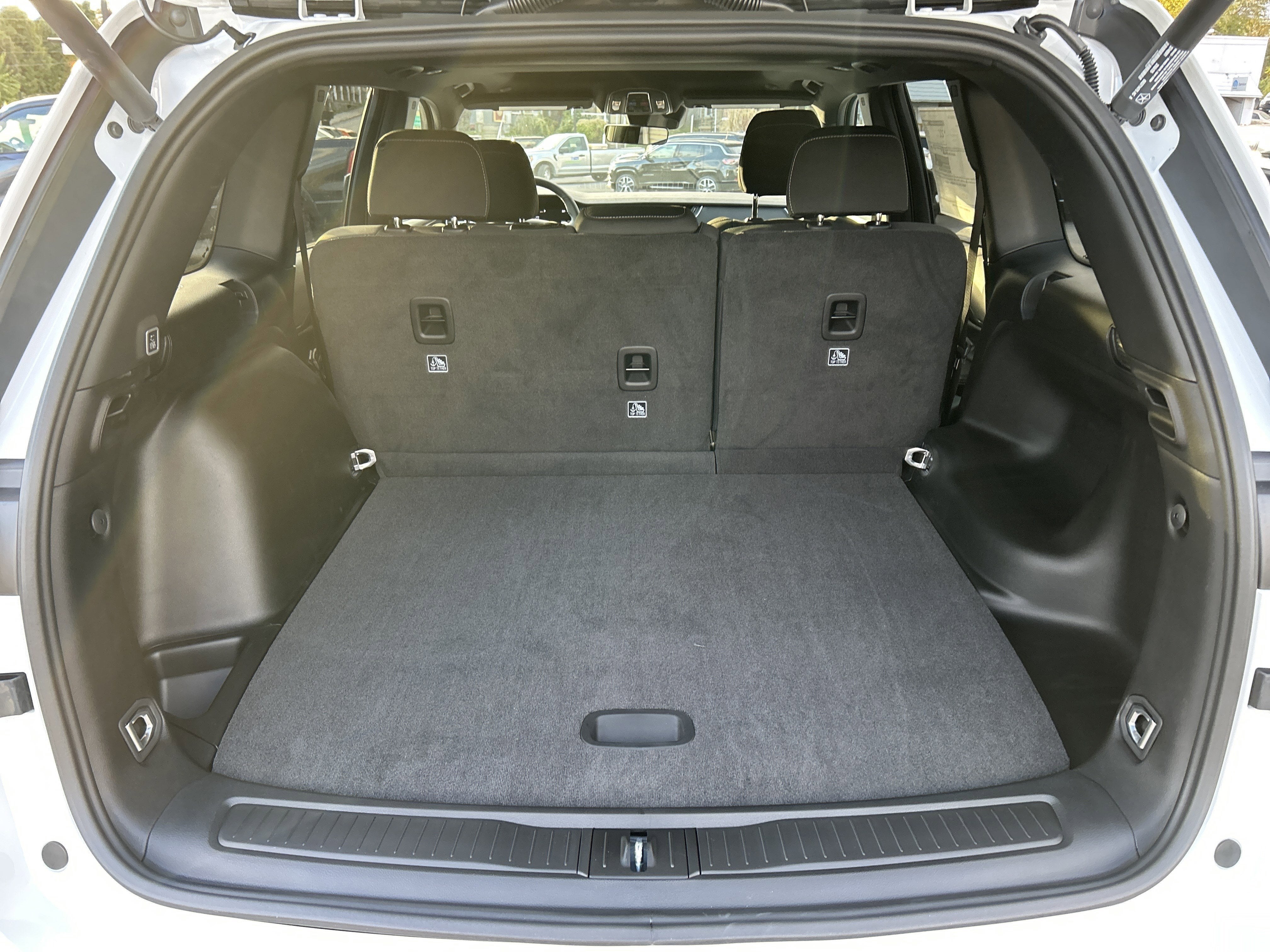 2025 Jeep Grand Cherokee Base