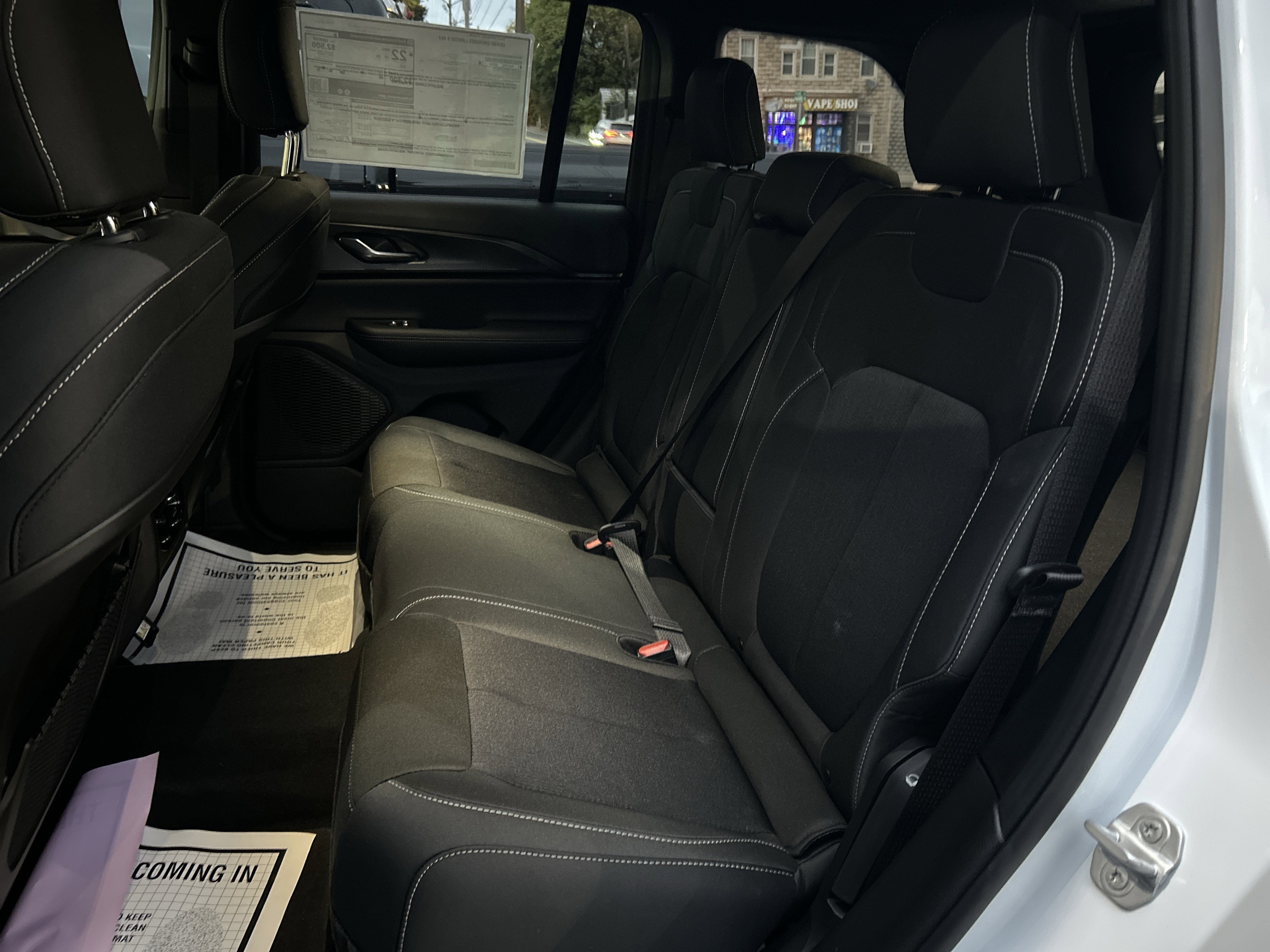 2025 Jeep Grand Cherokee Base