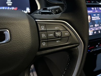 2025 Jeep Grand Cherokee Base