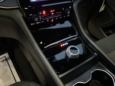 2025 Jeep Grand Cherokee Base