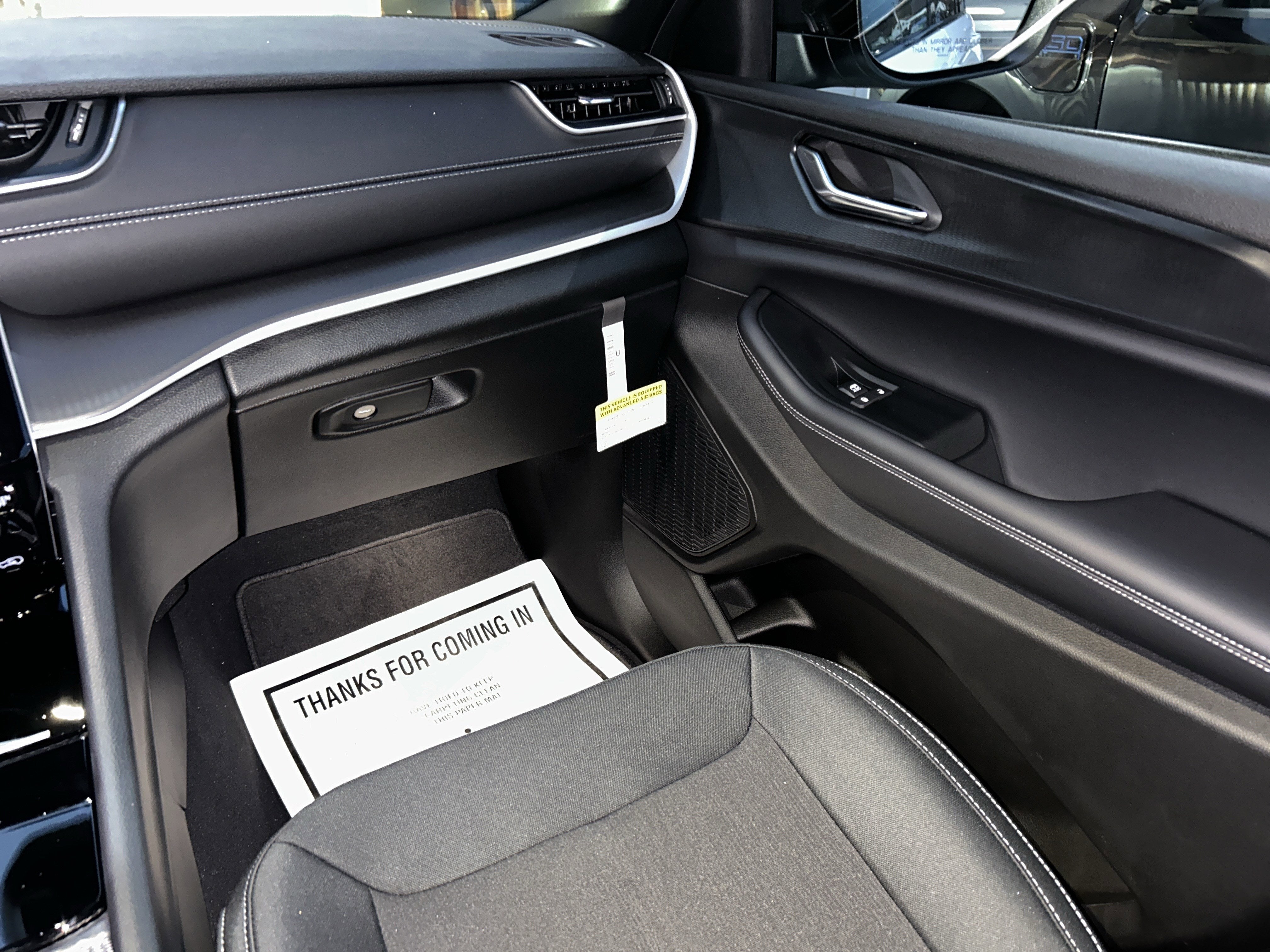 2025 Jeep Grand Cherokee Base