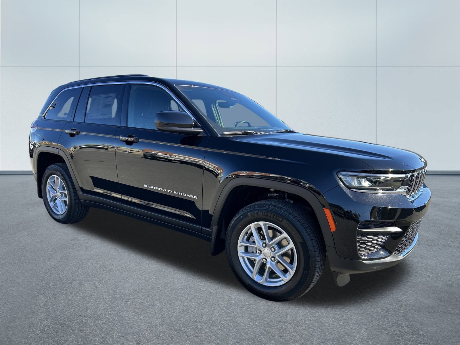 2025 Jeep Grand Cherokee Base