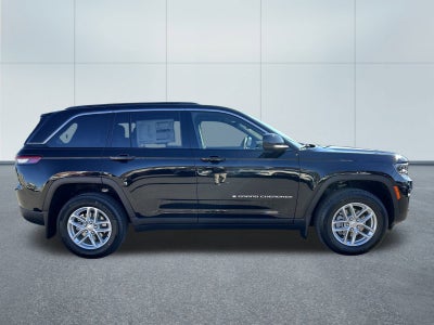 2025 Jeep Grand Cherokee Base