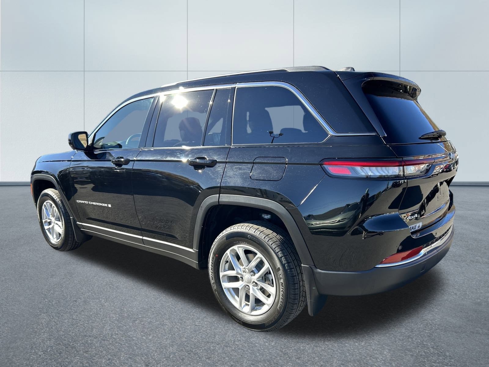 2025 Jeep Grand Cherokee Base