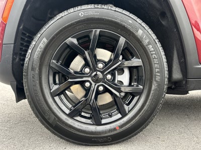 2026 Jeep Grand Cherokee Laredo Altitude