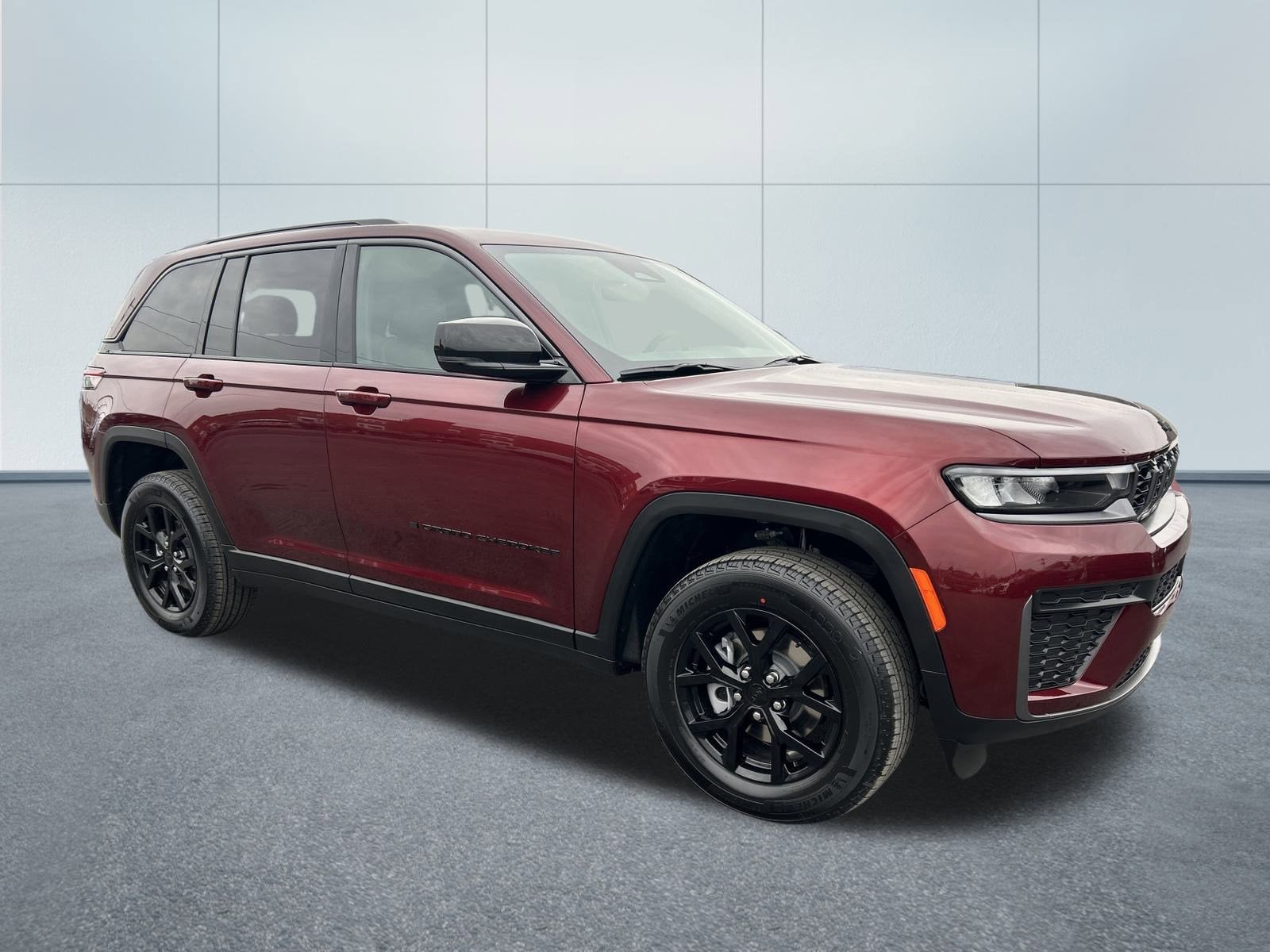 2026 Jeep Grand Cherokee Laredo Altitude