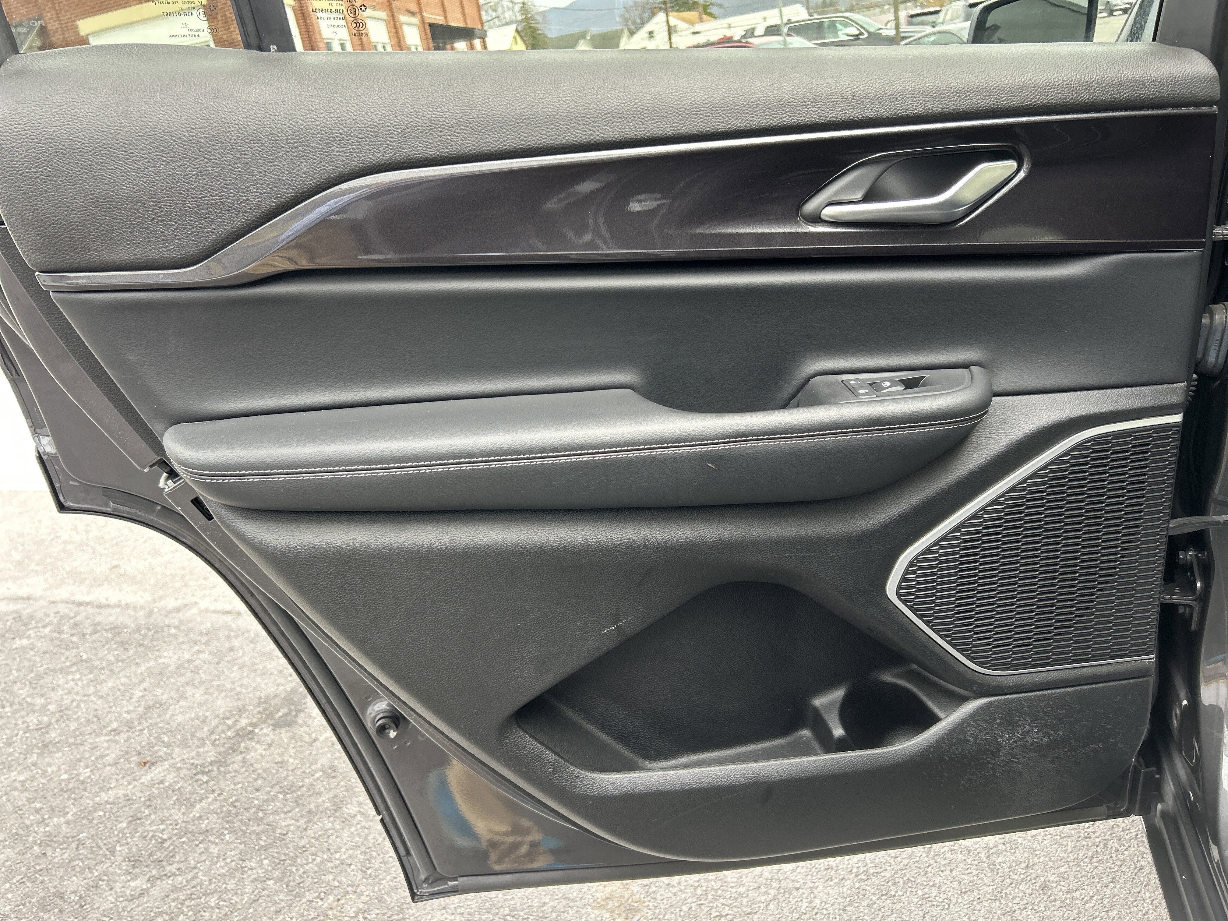 2022 Jeep GRAND CHEROKEE L LAREDO