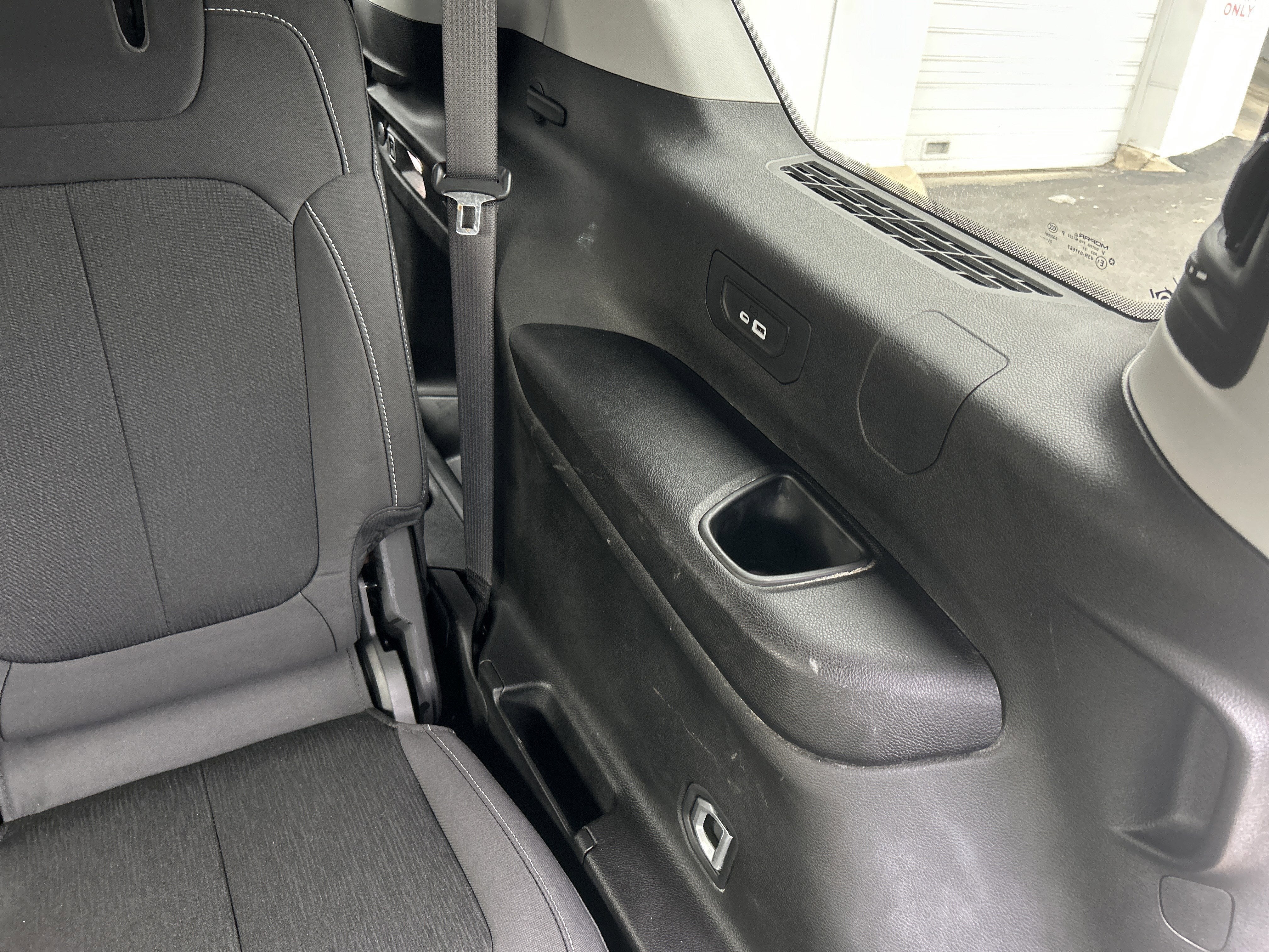 2022 Jeep GRAND CHEROKEE L LAREDO