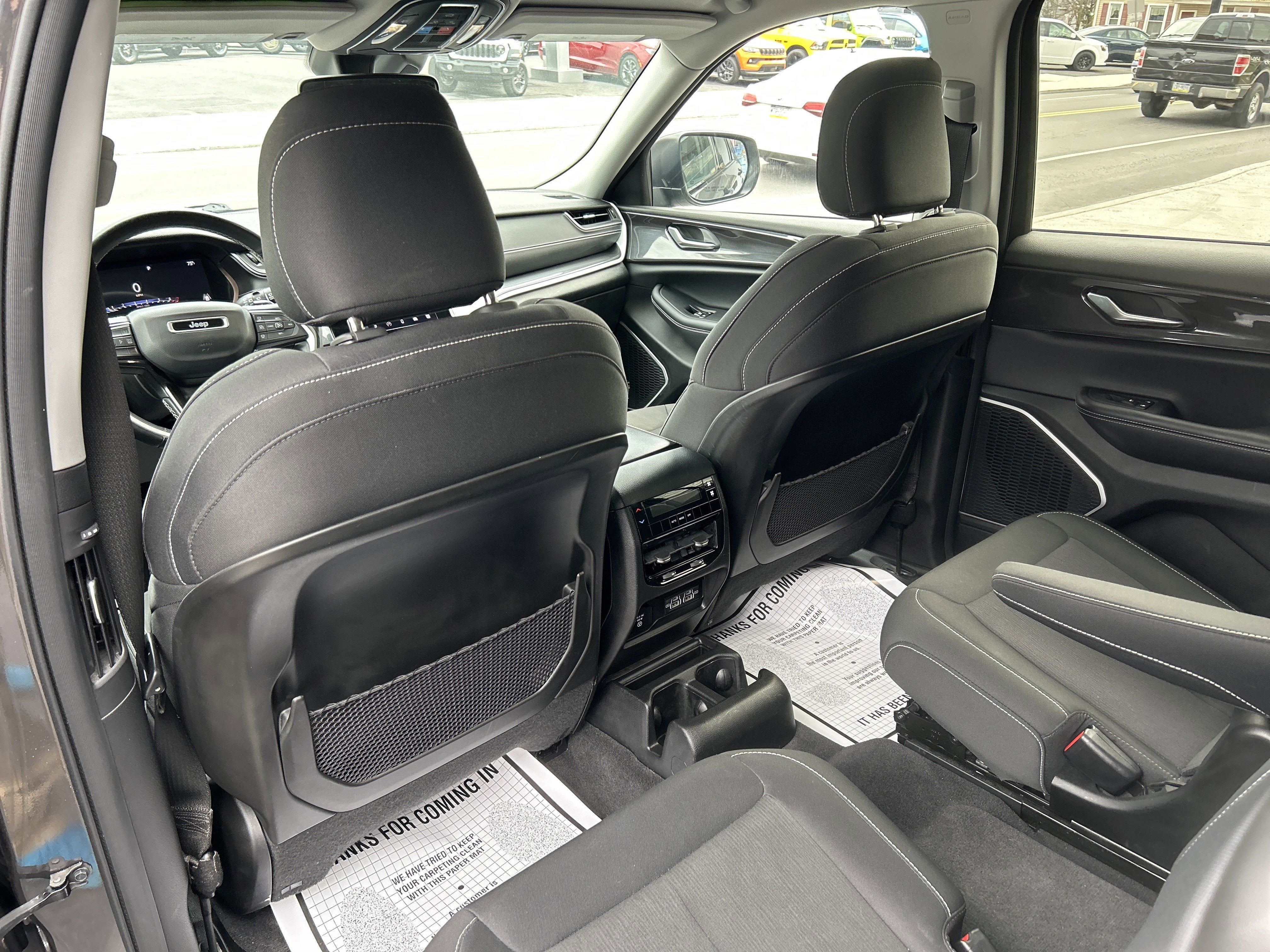 2022 Jeep GRAND CHEROKEE L LAREDO