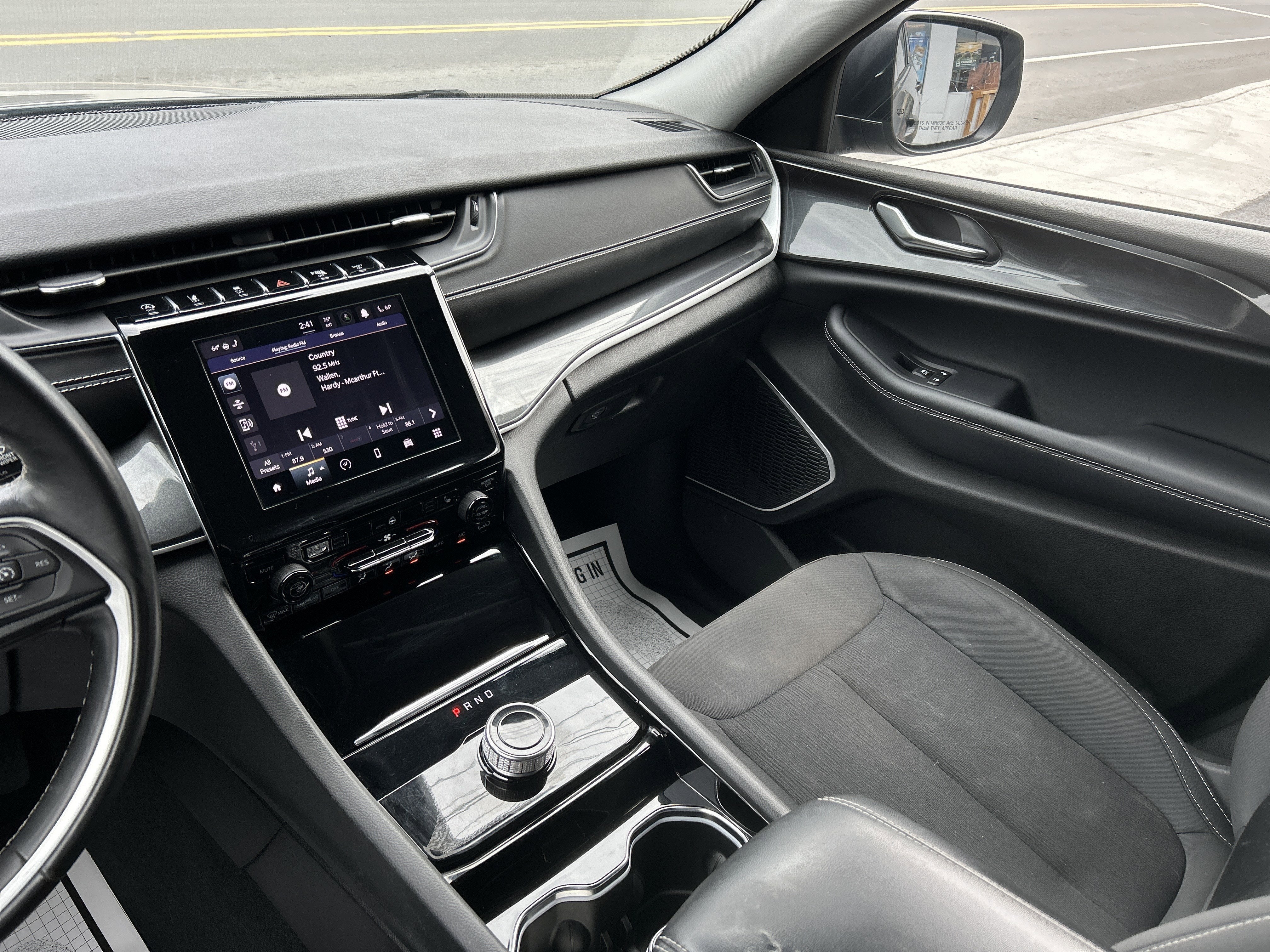 2022 Jeep GRAND CHEROKEE L LAREDO