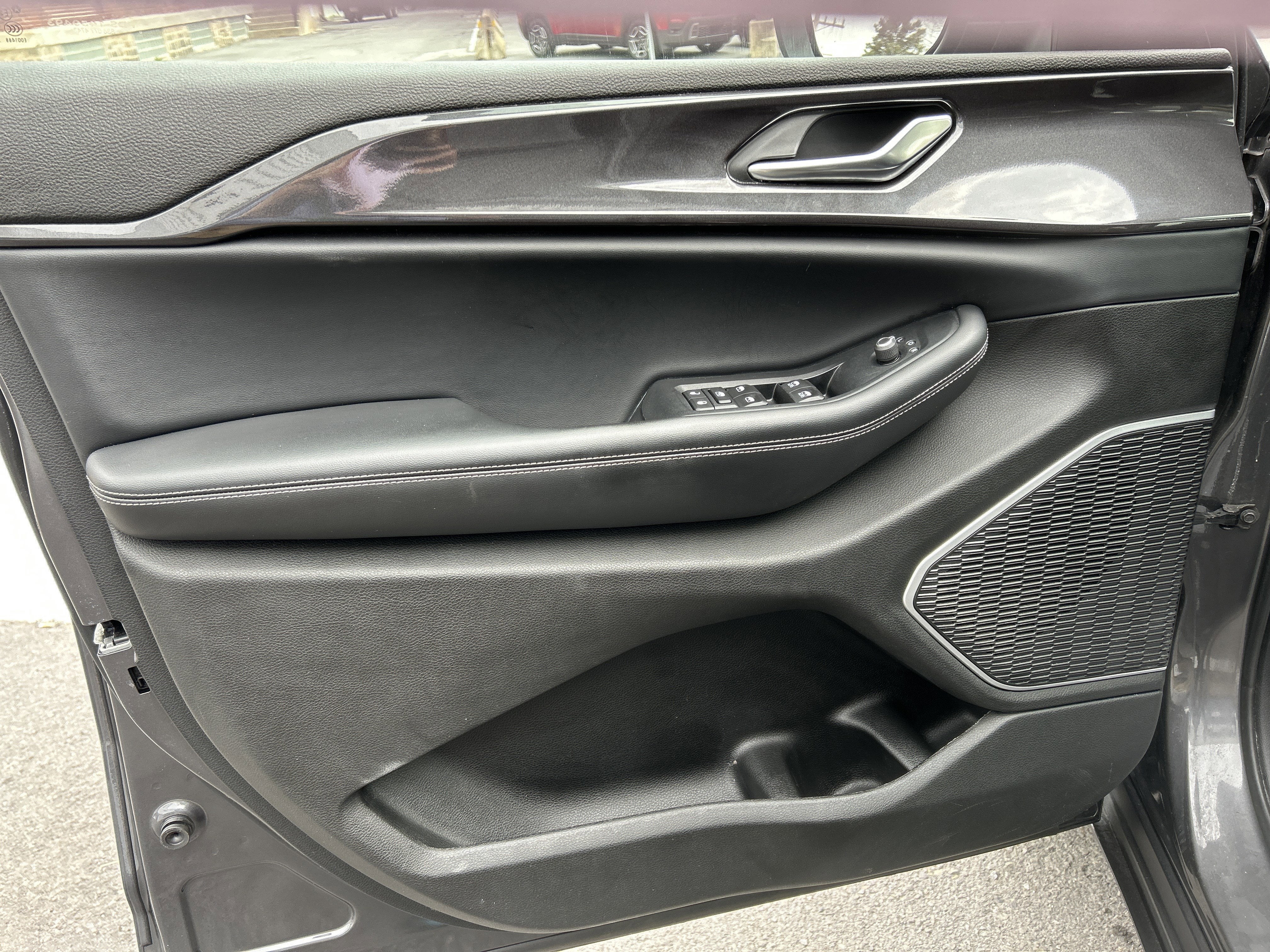 2022 Jeep GRAND CHEROKEE L LAREDO