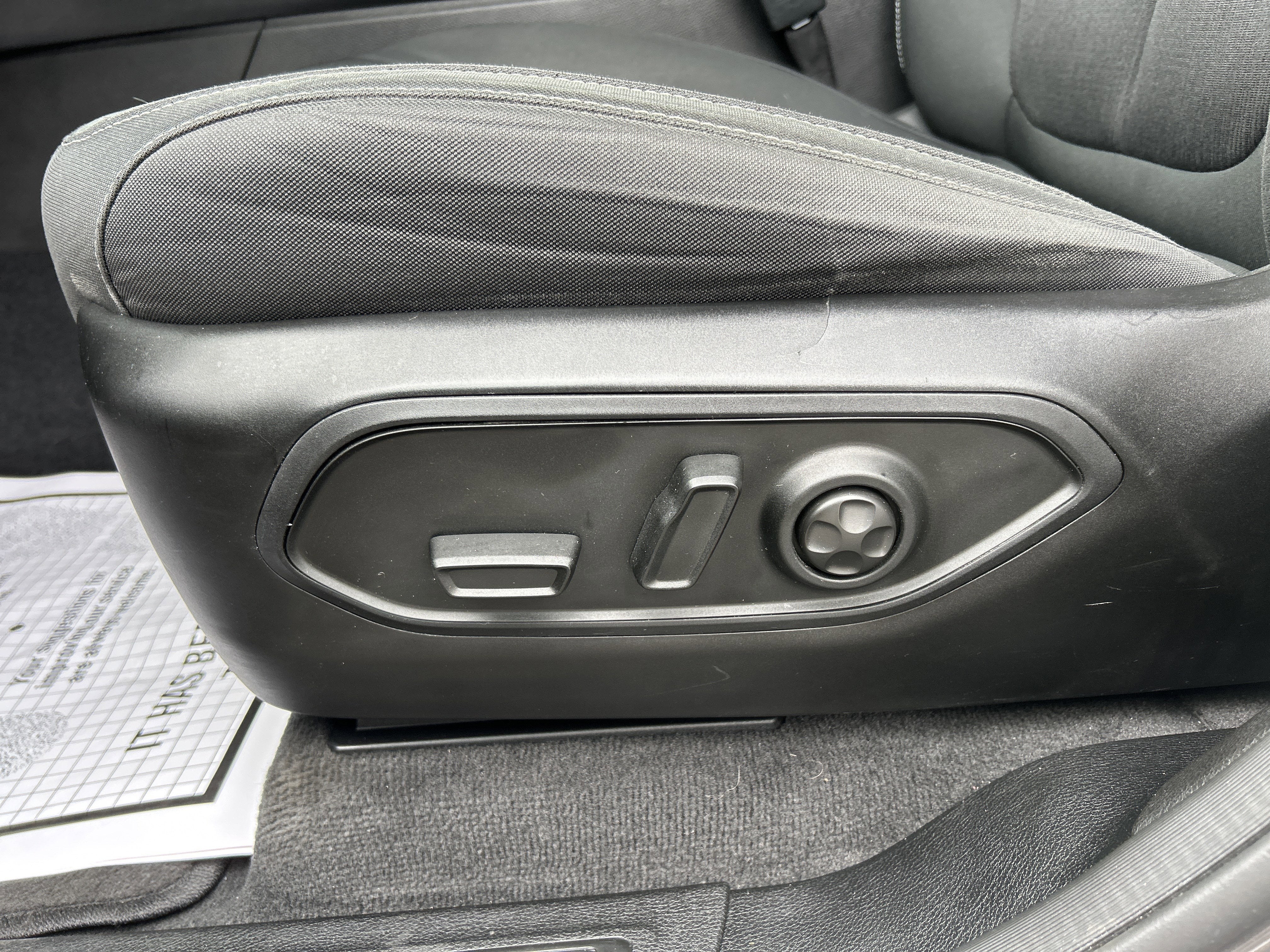 2022 Jeep GRAND CHEROKEE L LAREDO