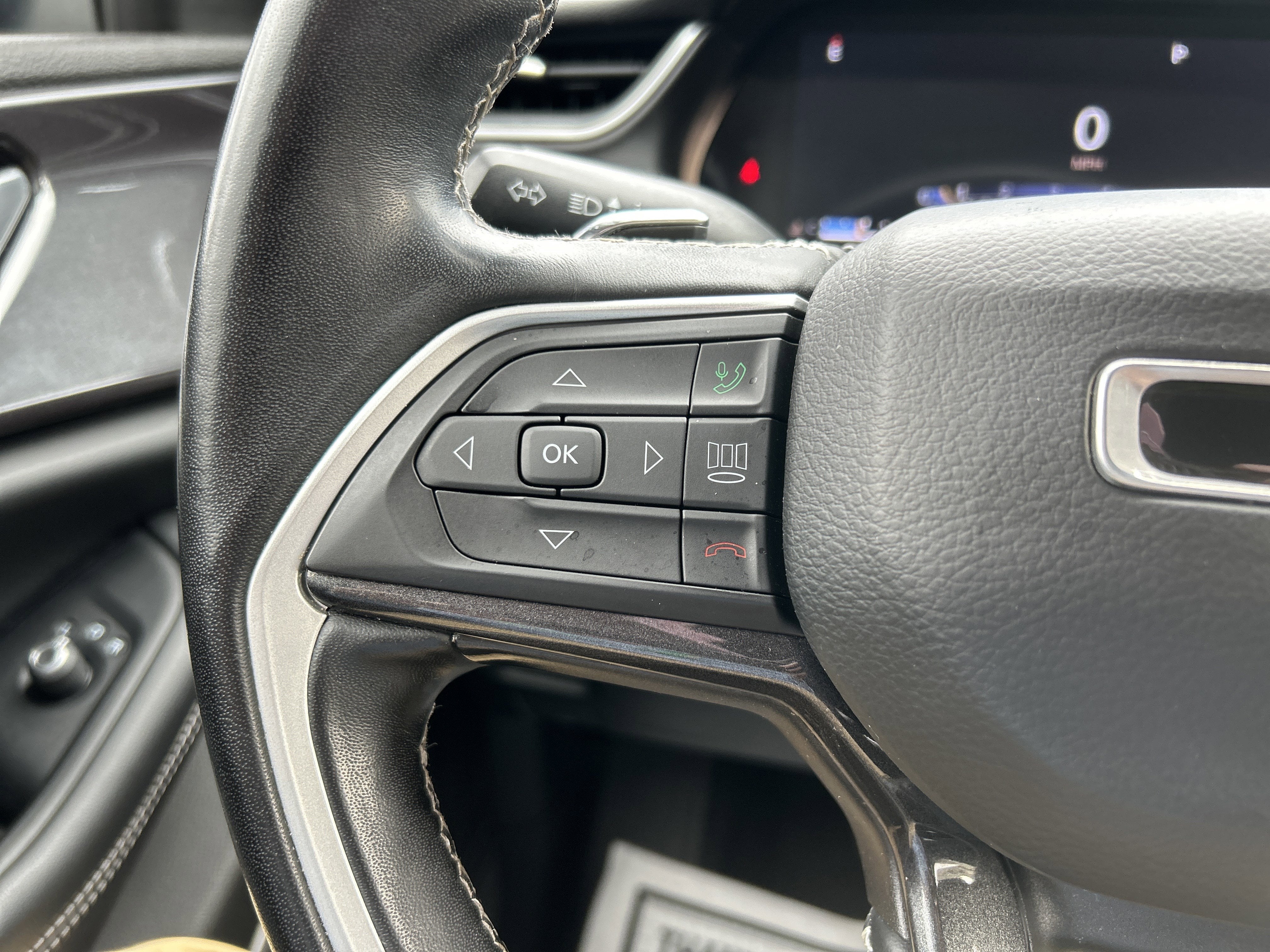 2022 Jeep GRAND CHEROKEE L LAREDO