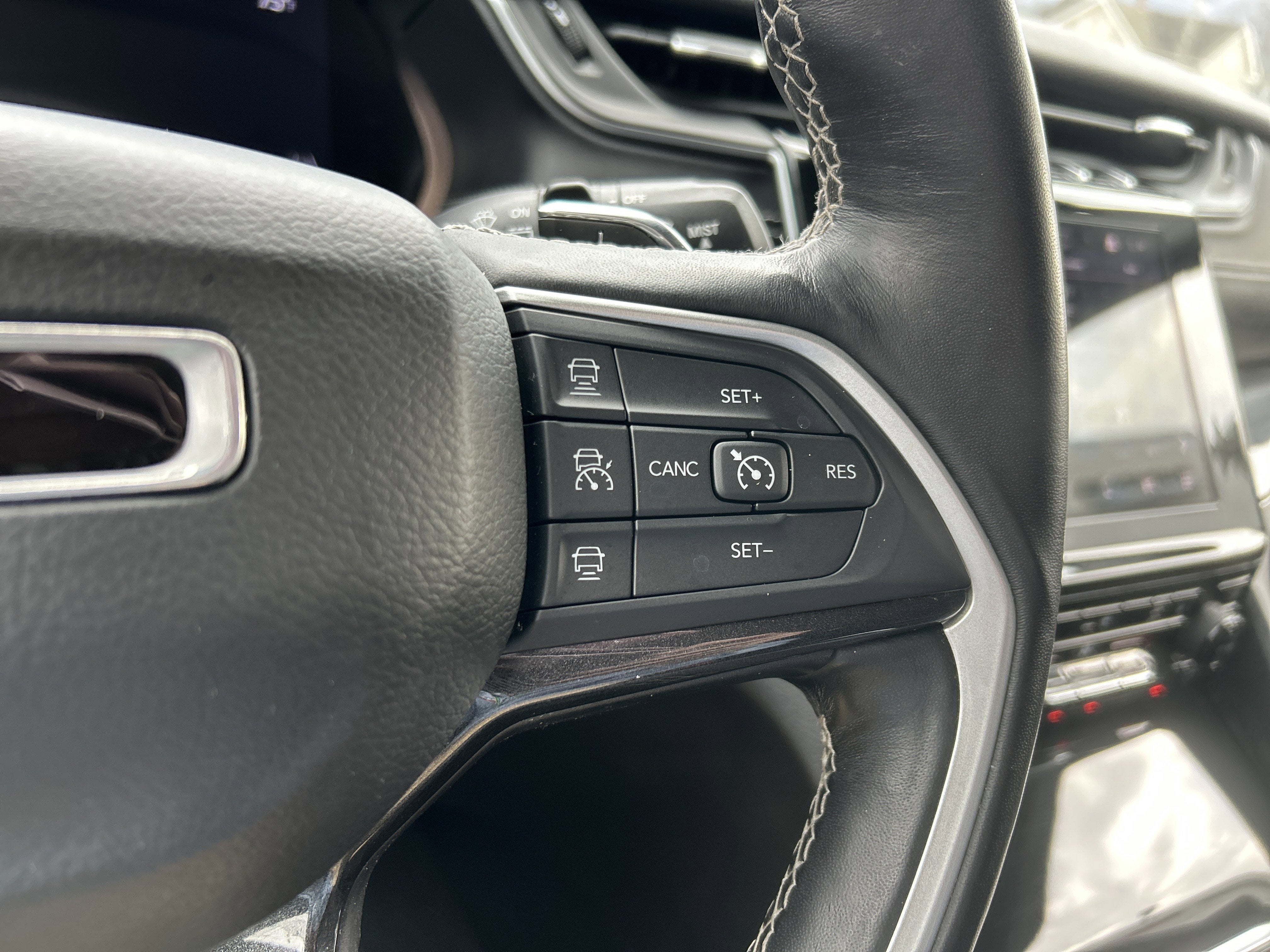 2022 Jeep GRAND CHEROKEE L LAREDO