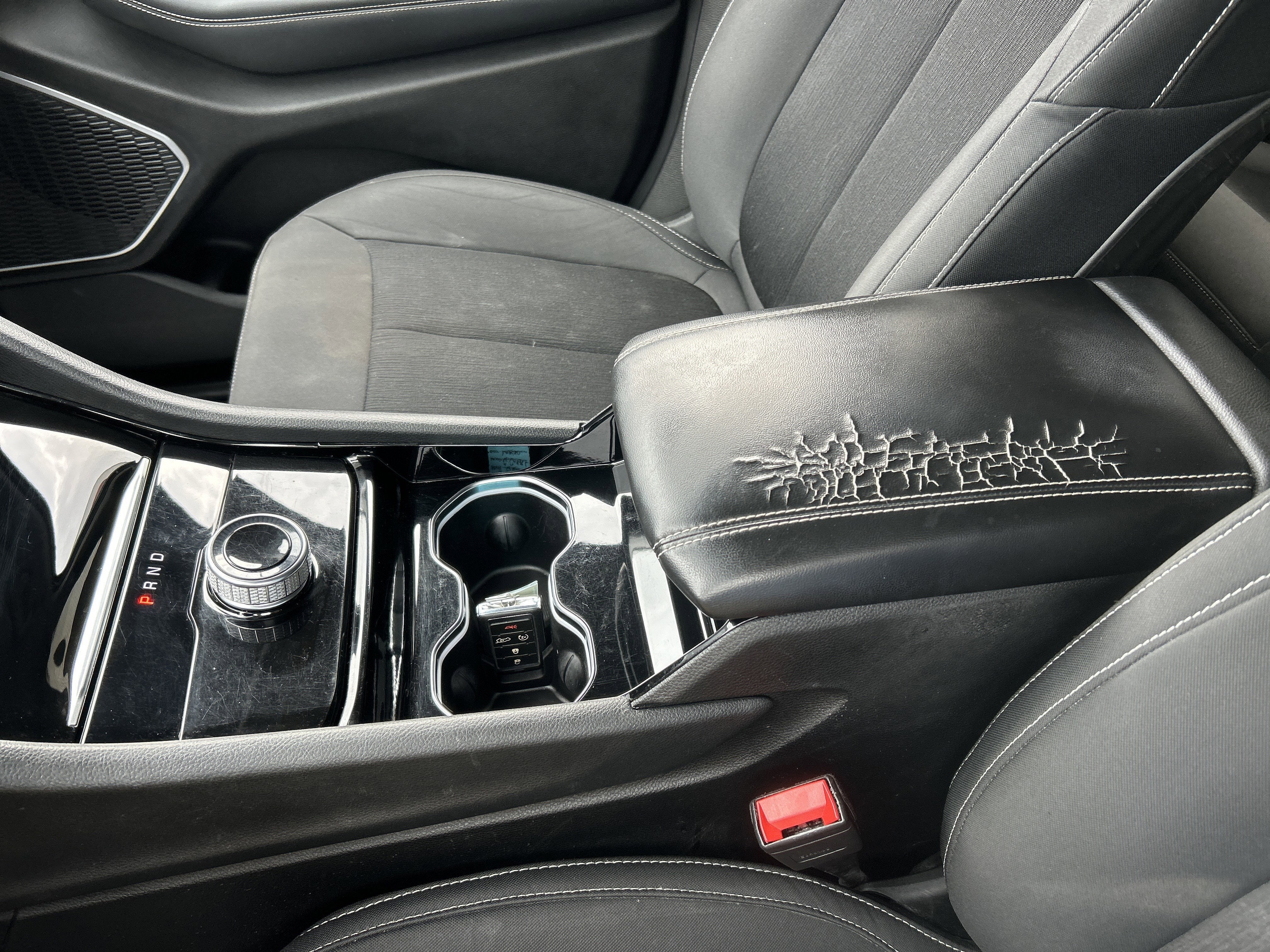 2022 Jeep GRAND CHEROKEE L LAREDO