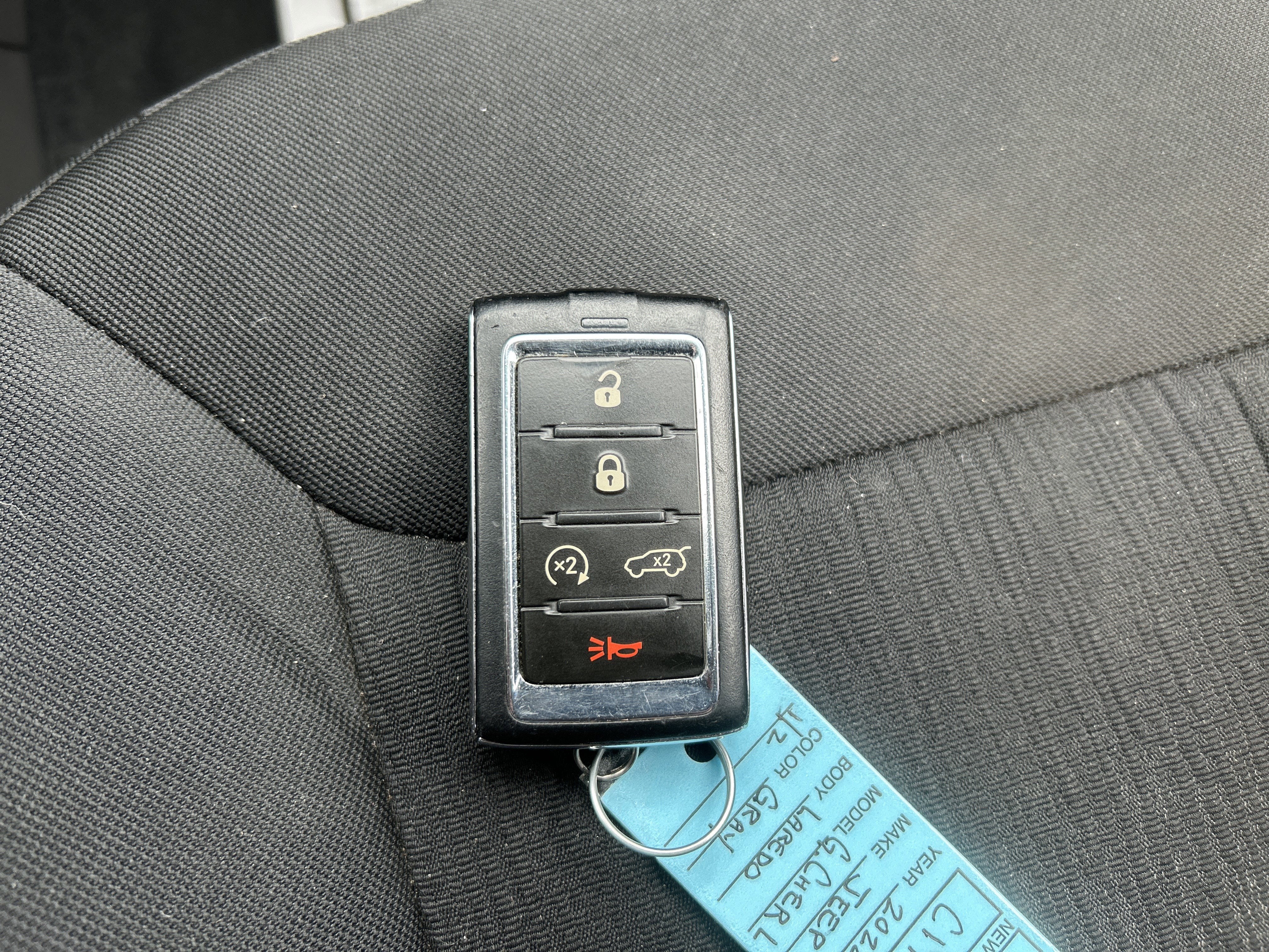 2022 Jeep GRAND CHEROKEE L LAREDO