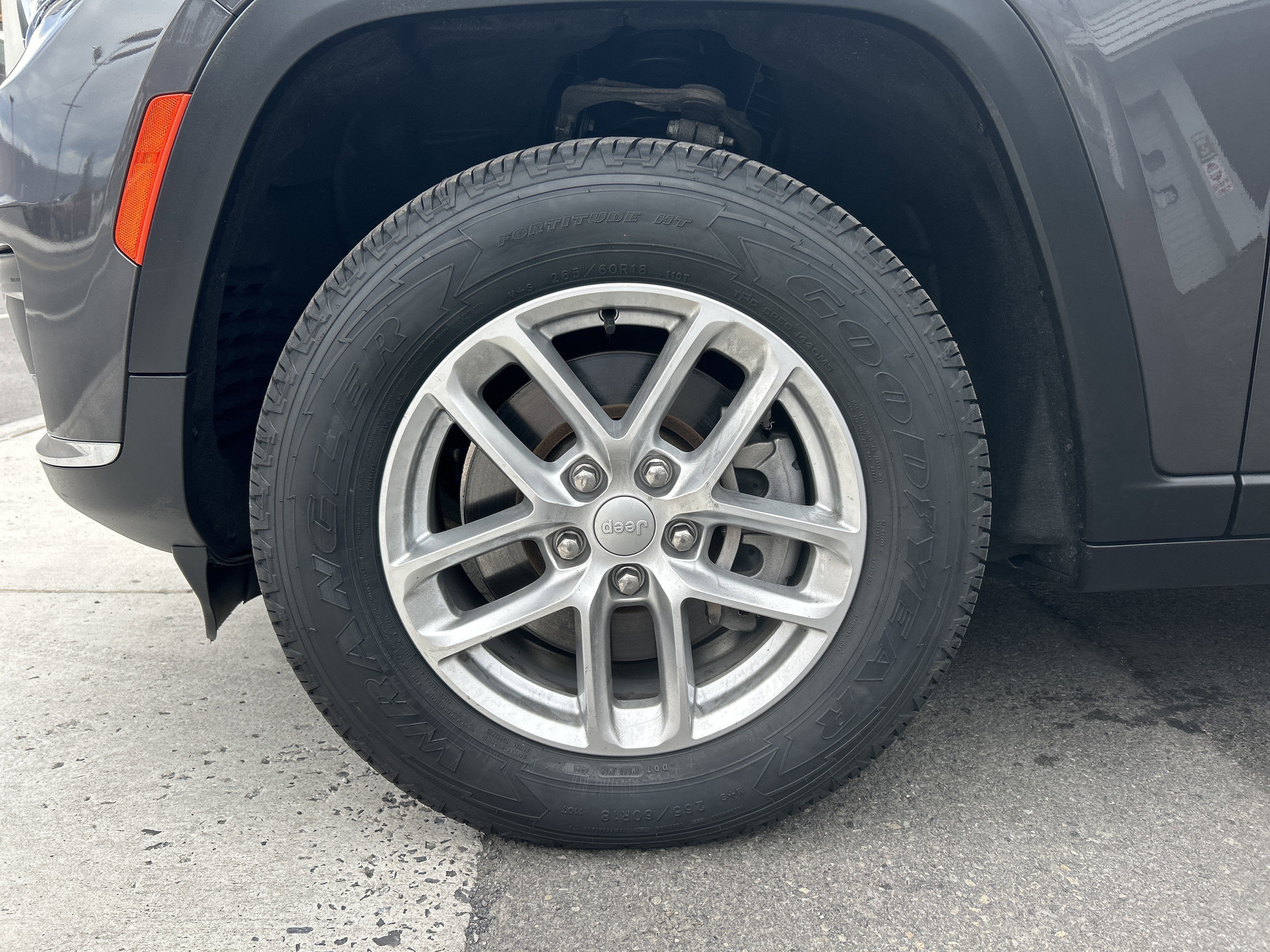 2022 Jeep GRAND CHEROKEE L LAREDO