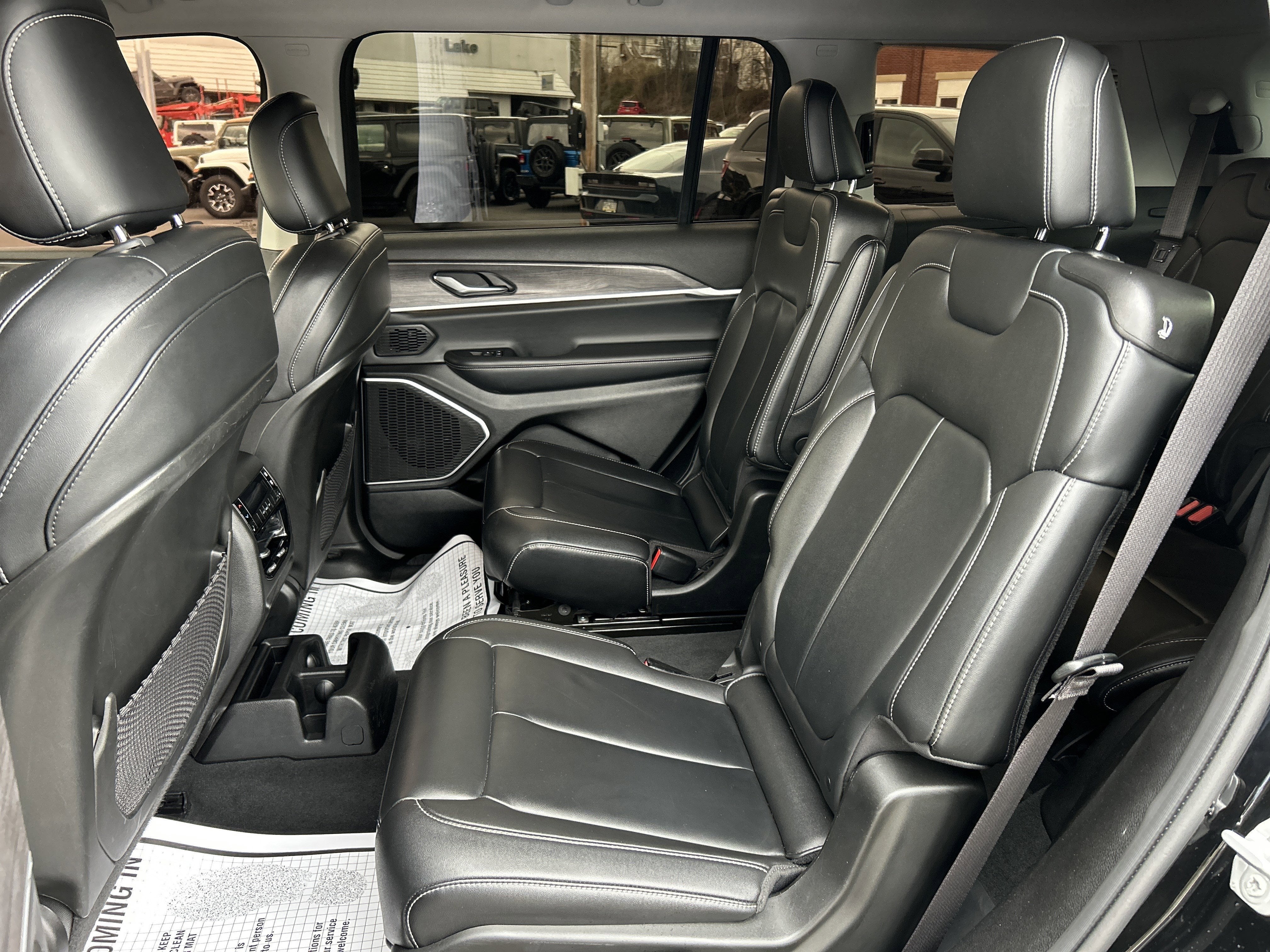 2022 Jeep GRAND CHEROKEE L LIMITED