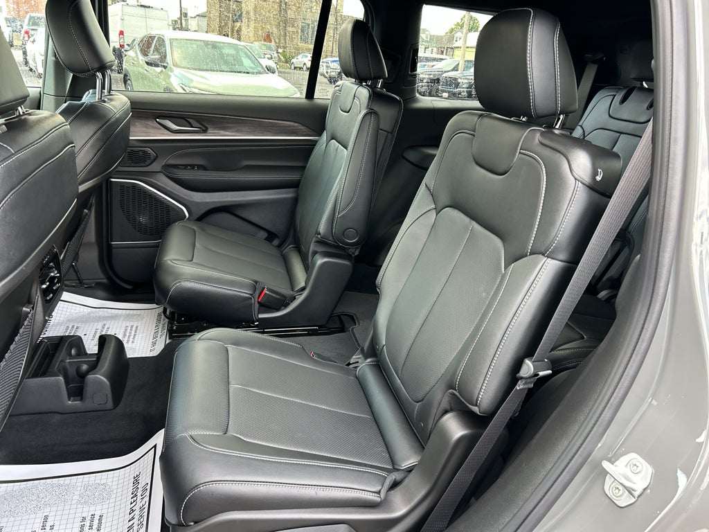 2027 Jeep Grand Cherokee L Limited Reserve