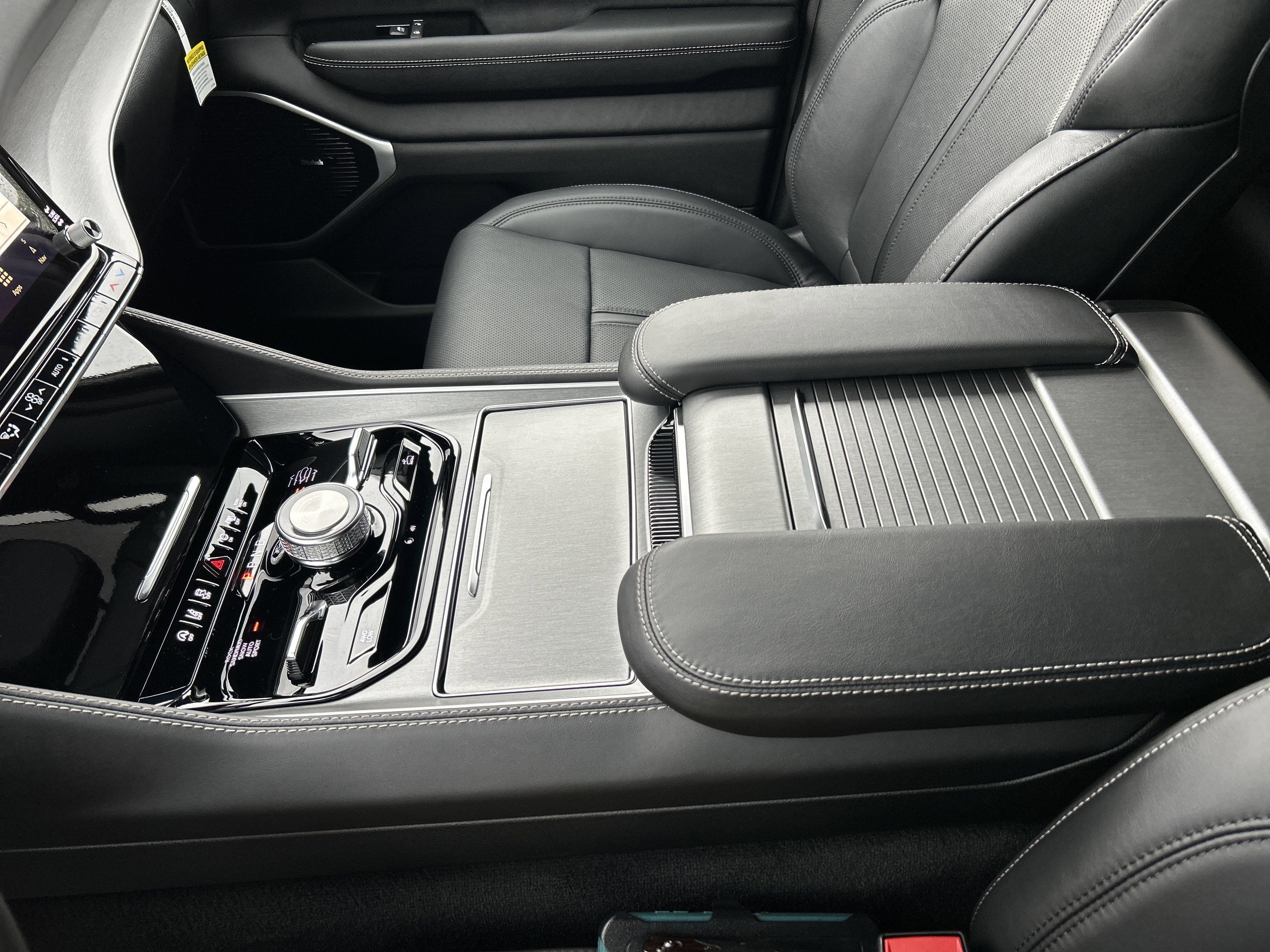 2026 Jeep Grand Wagoneer Limited Reserve