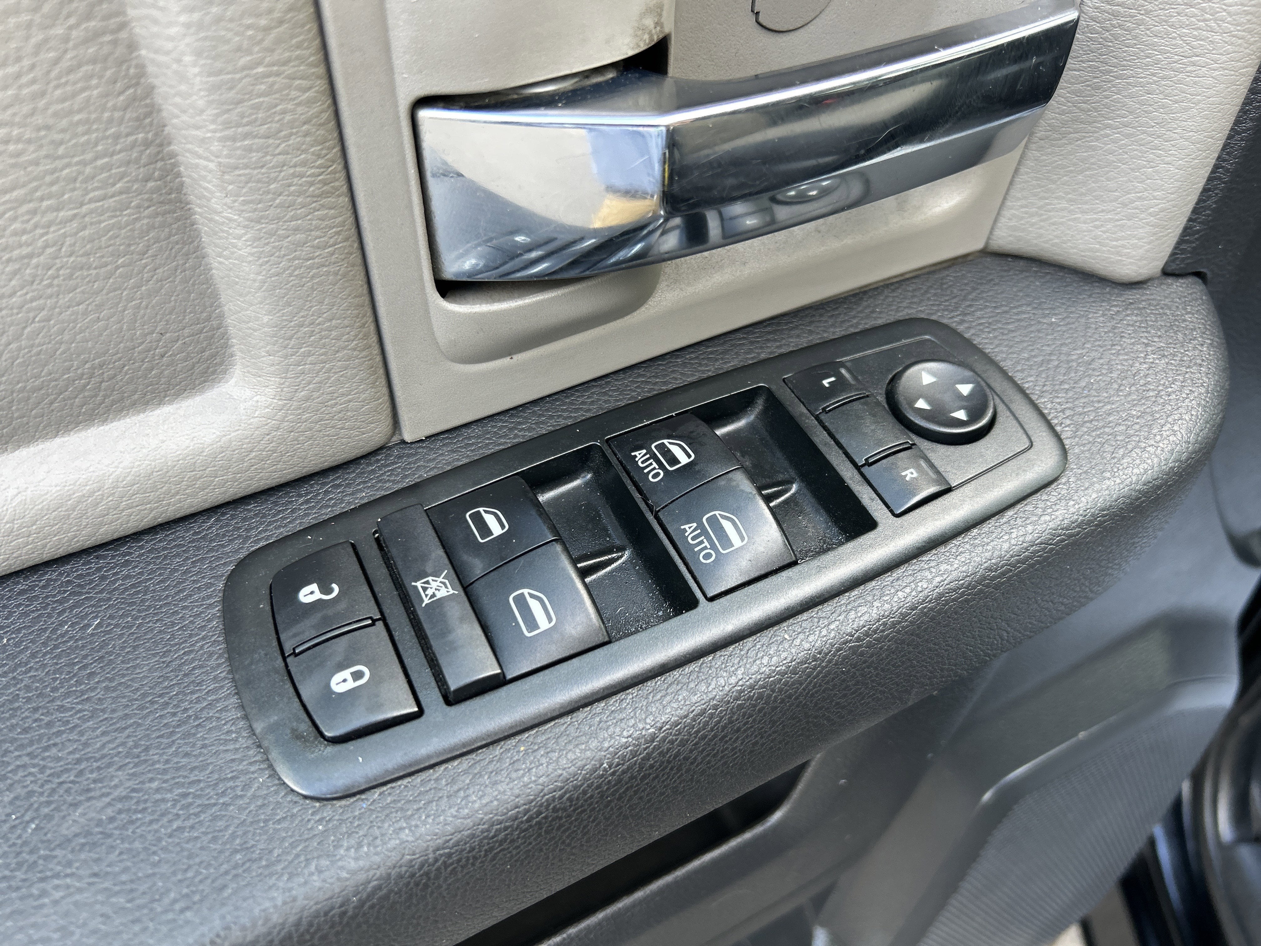 2012 RAM RAM 1500 SLT