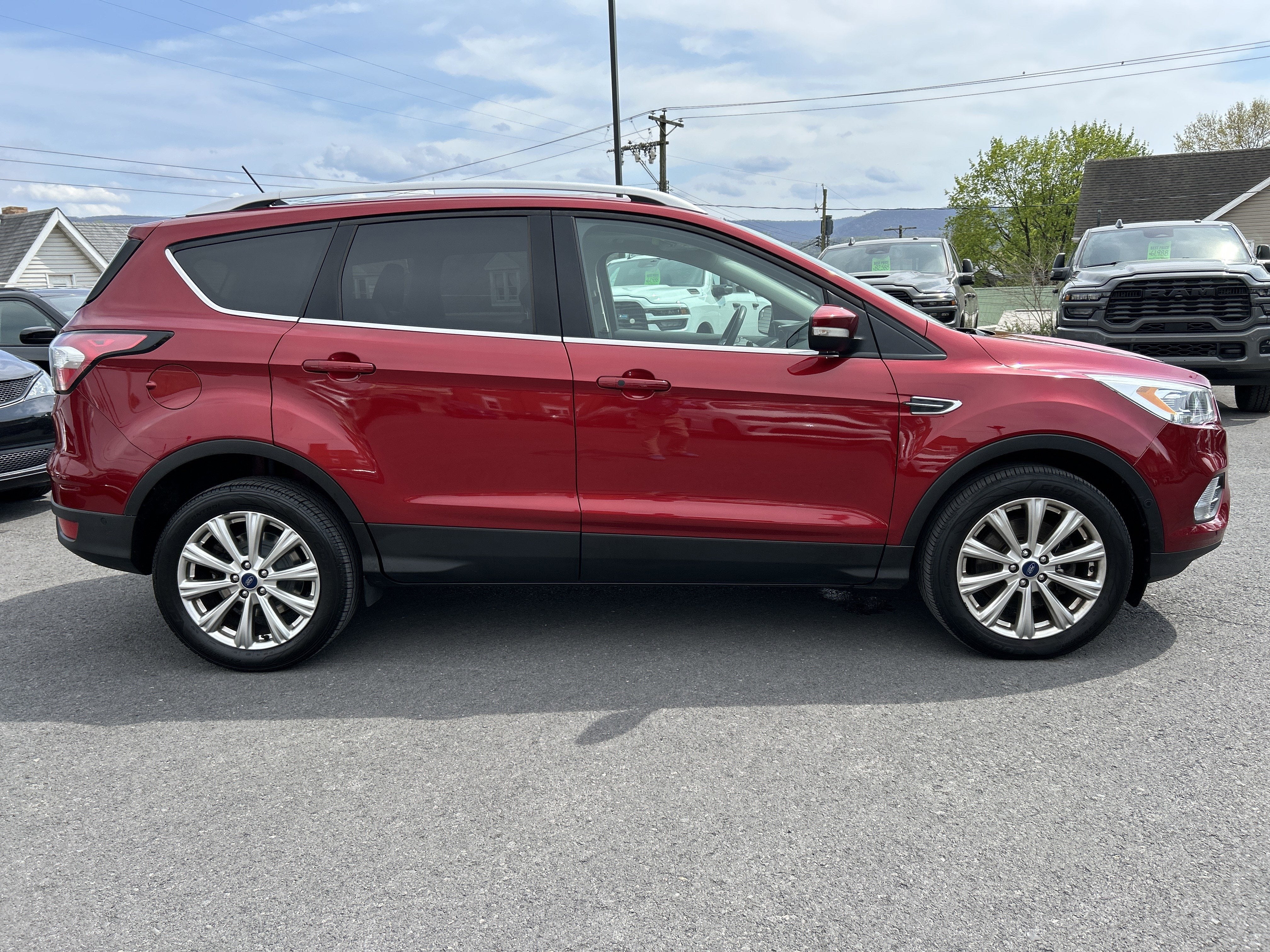 2018 Ford ESCAPE TITANIUM