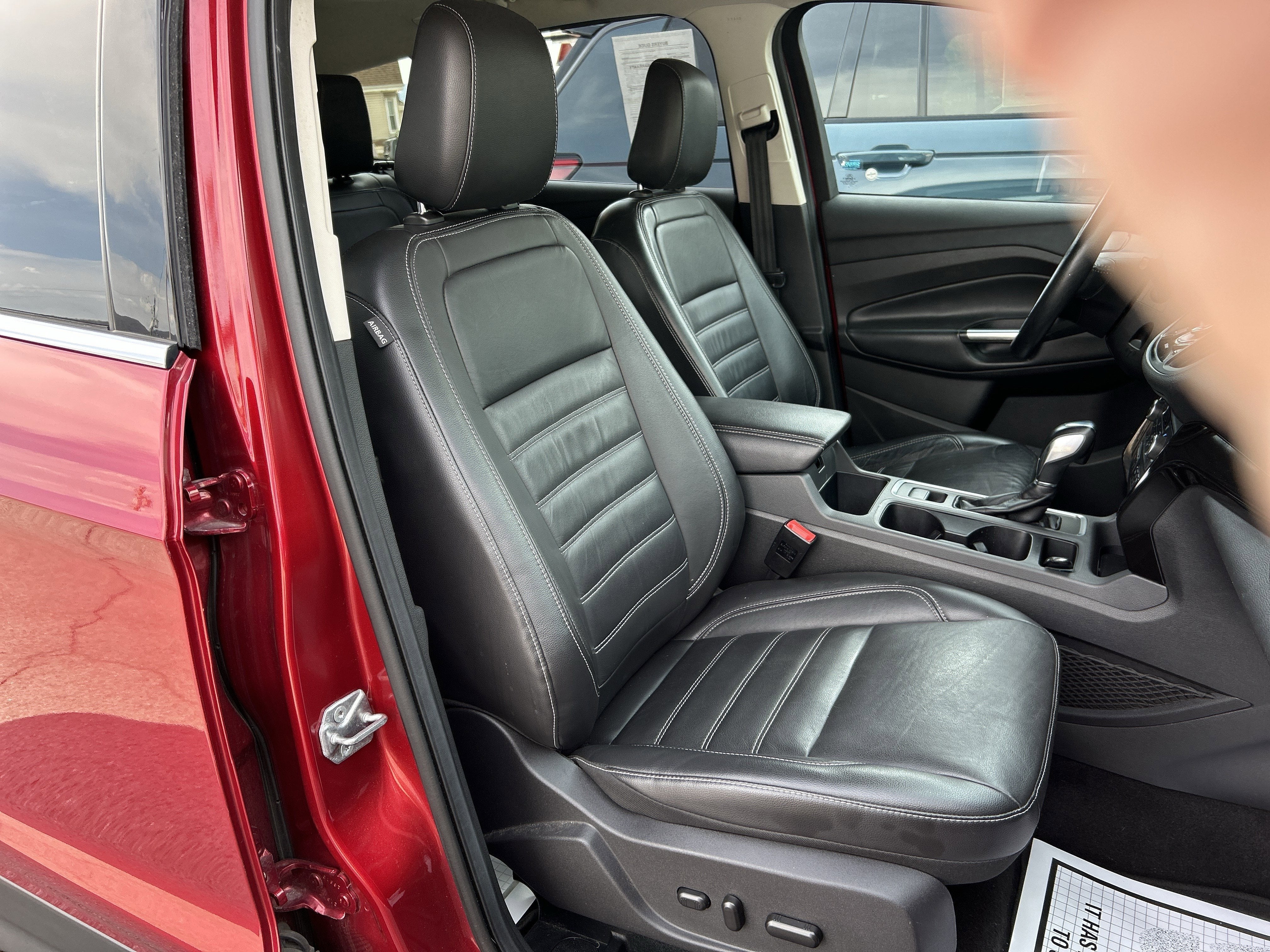 2018 Ford ESCAPE TITANIUM