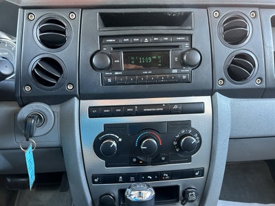 2007 Jeep Commander Sport