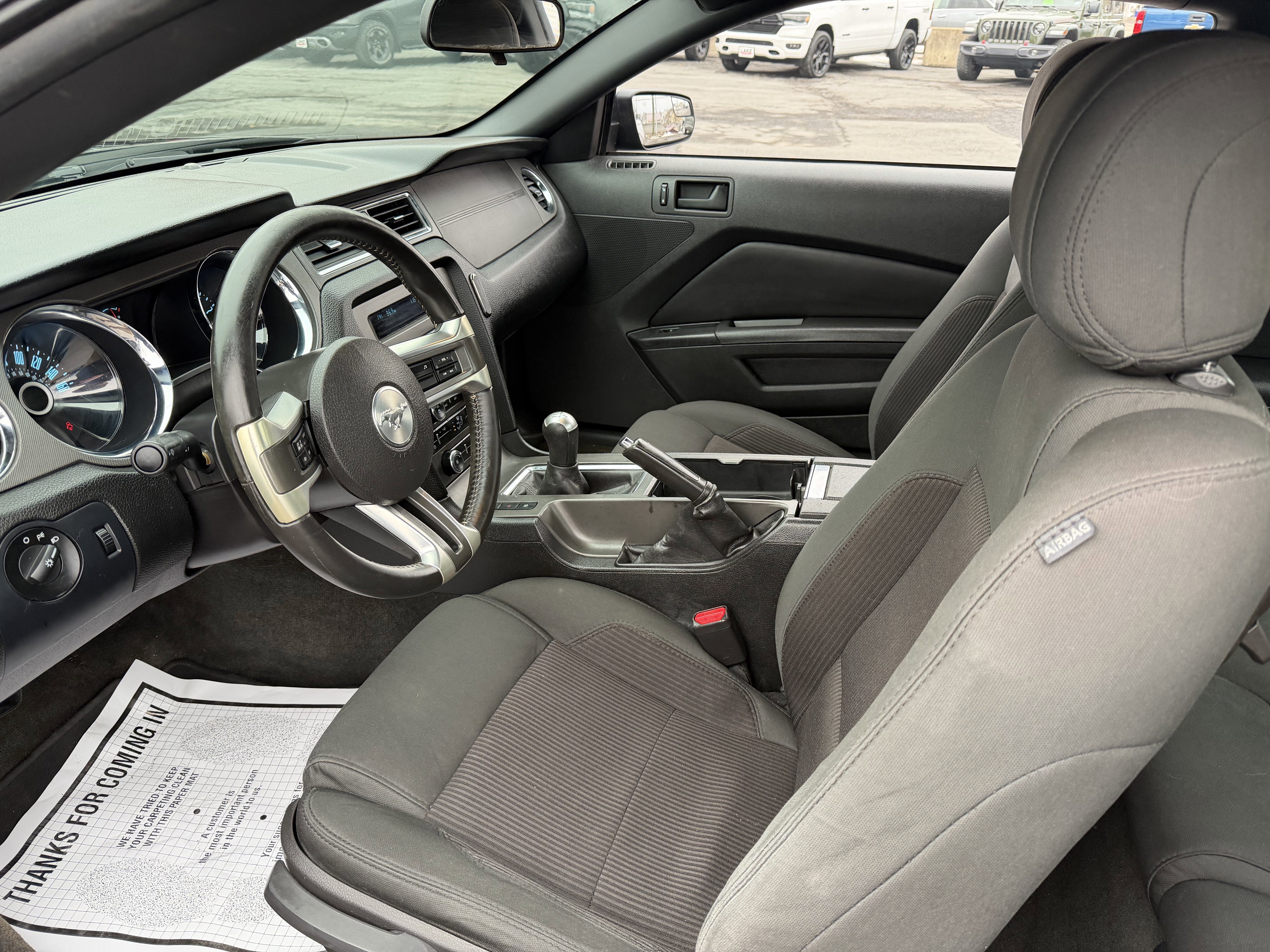 2014 Ford MUSTANG V6