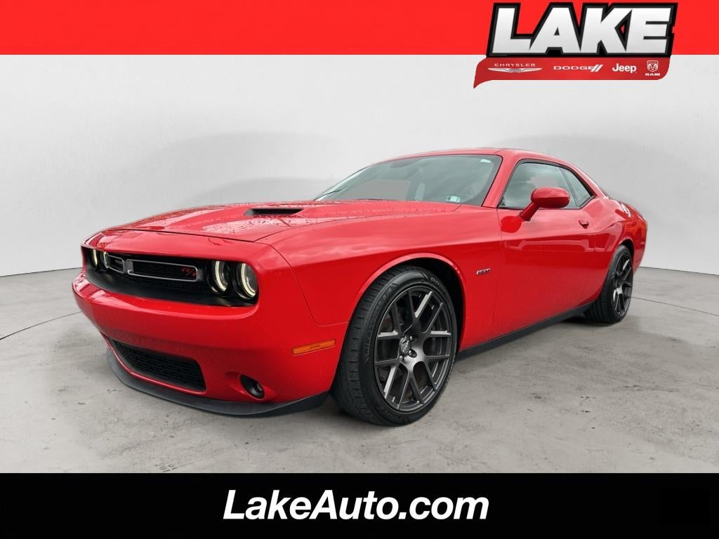 2016 Dodge Challenger R/T Plus's photo