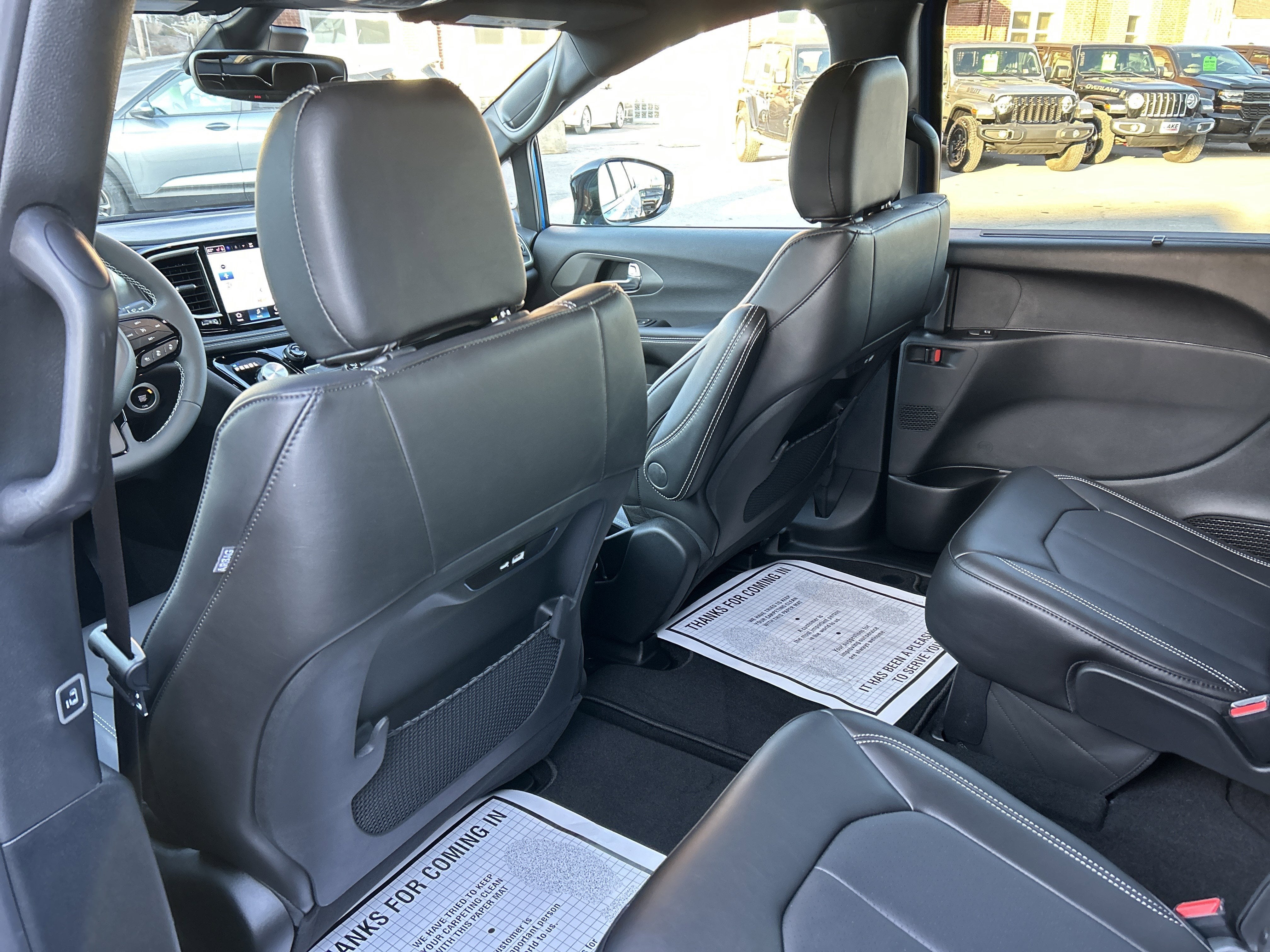 2026 Chrysler Pacifica Select