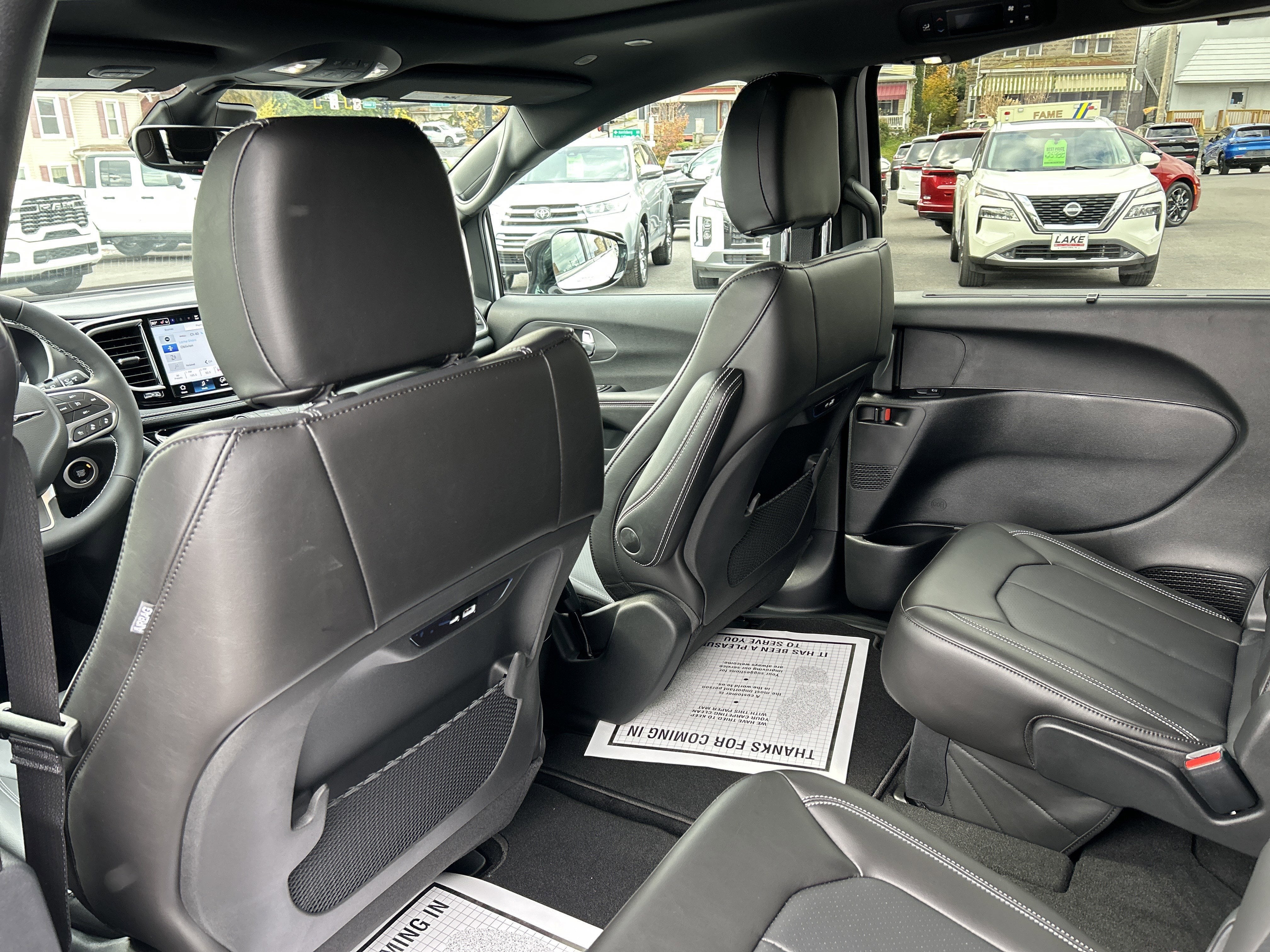 2026 Chrysler Pacifica Select