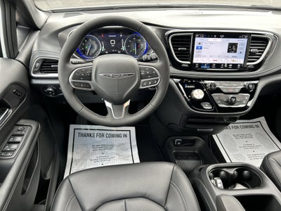 2026 Chrysler Pacifica Select