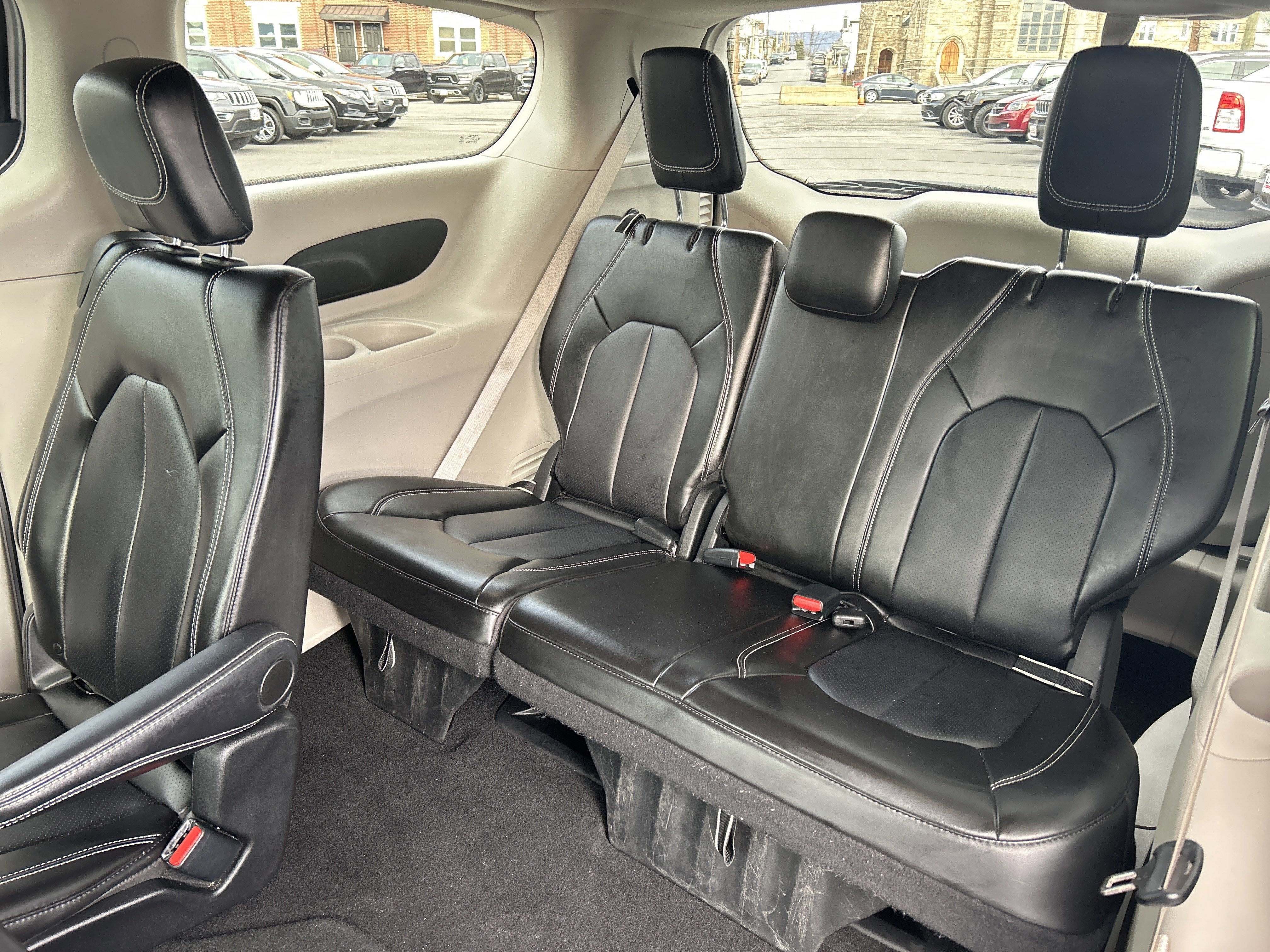 2024 Chrysler PACIFICA TOURING L