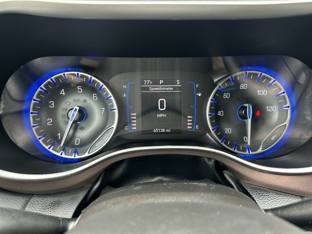 2023 Chrysler Voyager LX