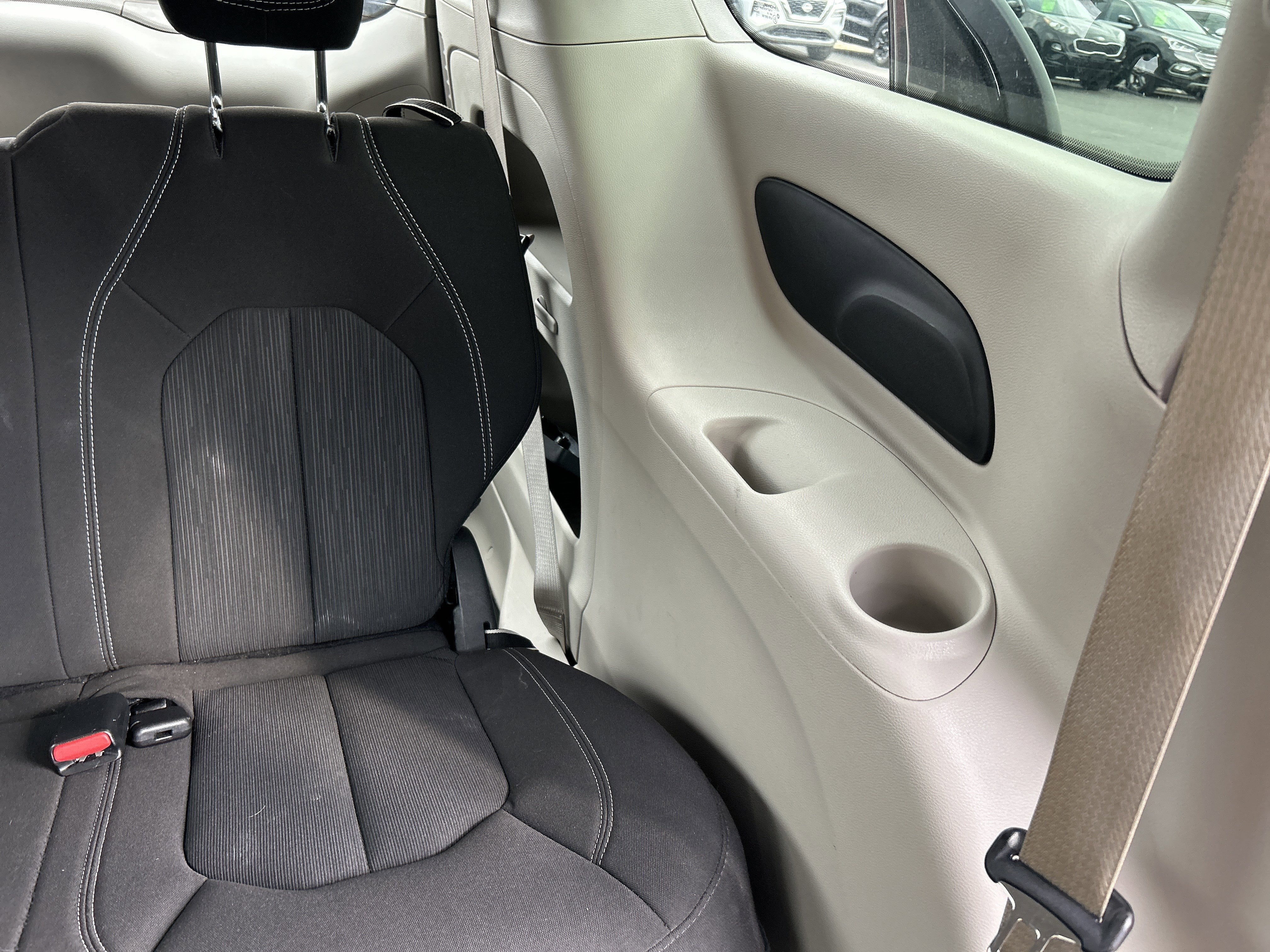 2023 Chrysler VOYAGER LX