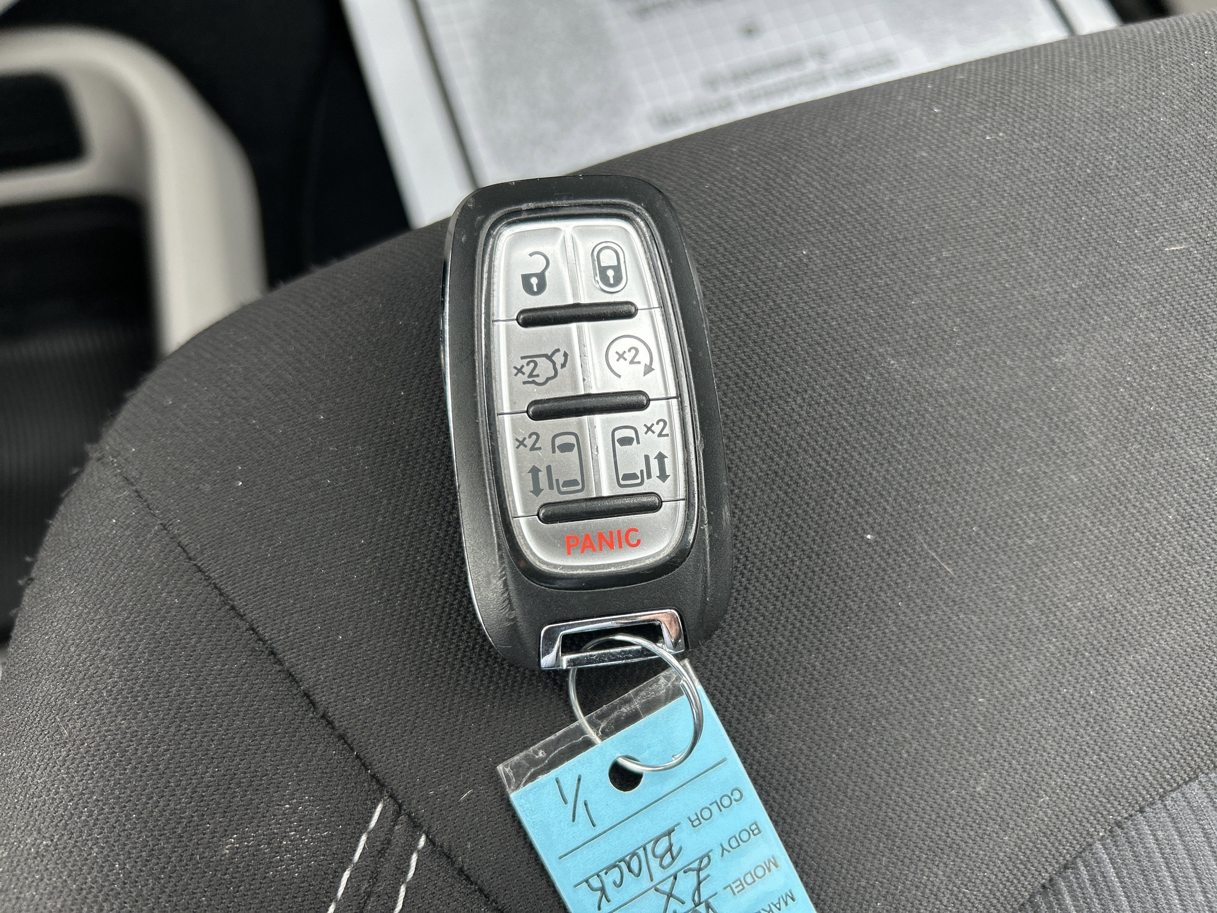 2023 Chrysler VOYAGER LX