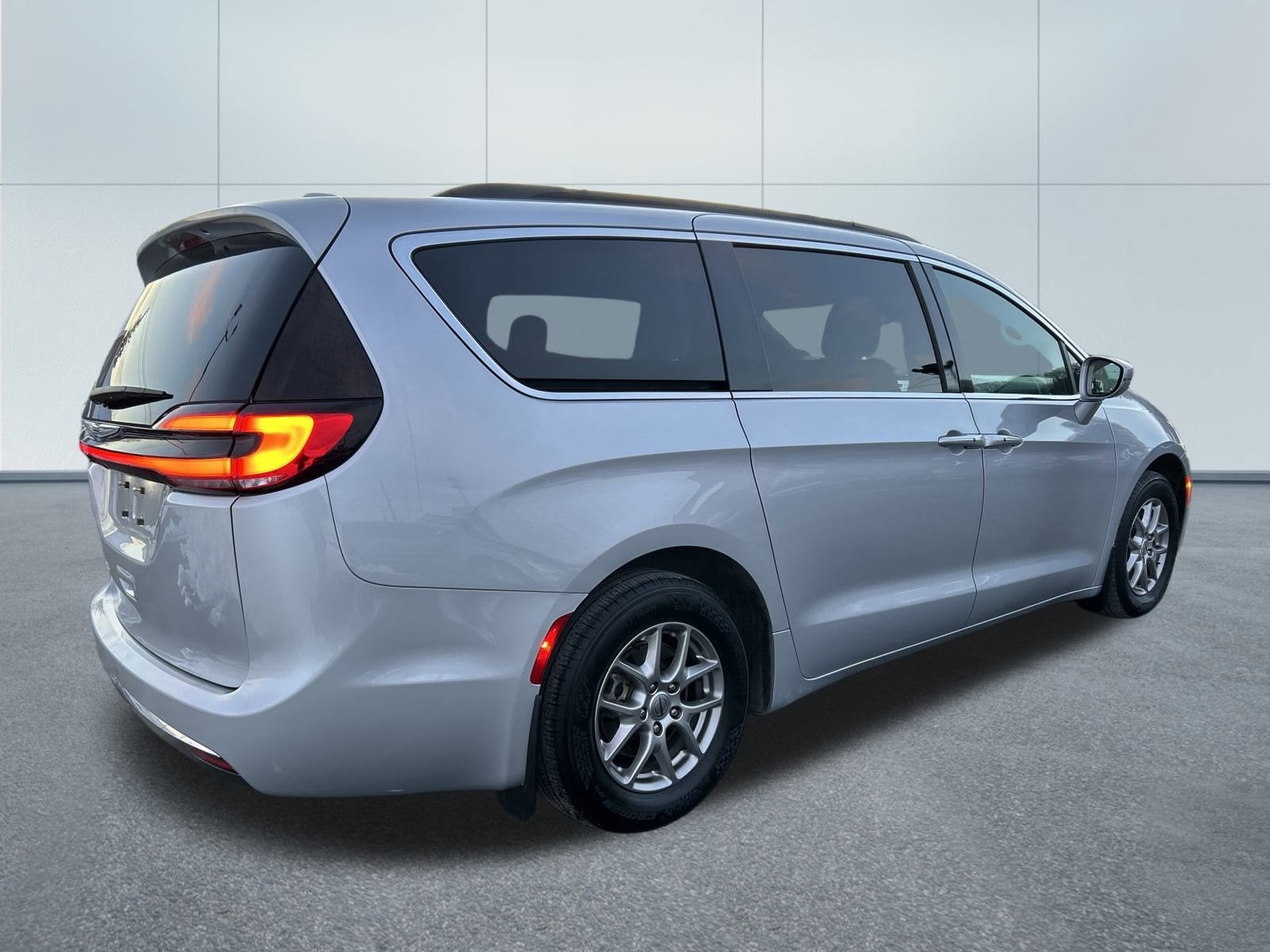 2022 Chrysler PACIFICA TOURING