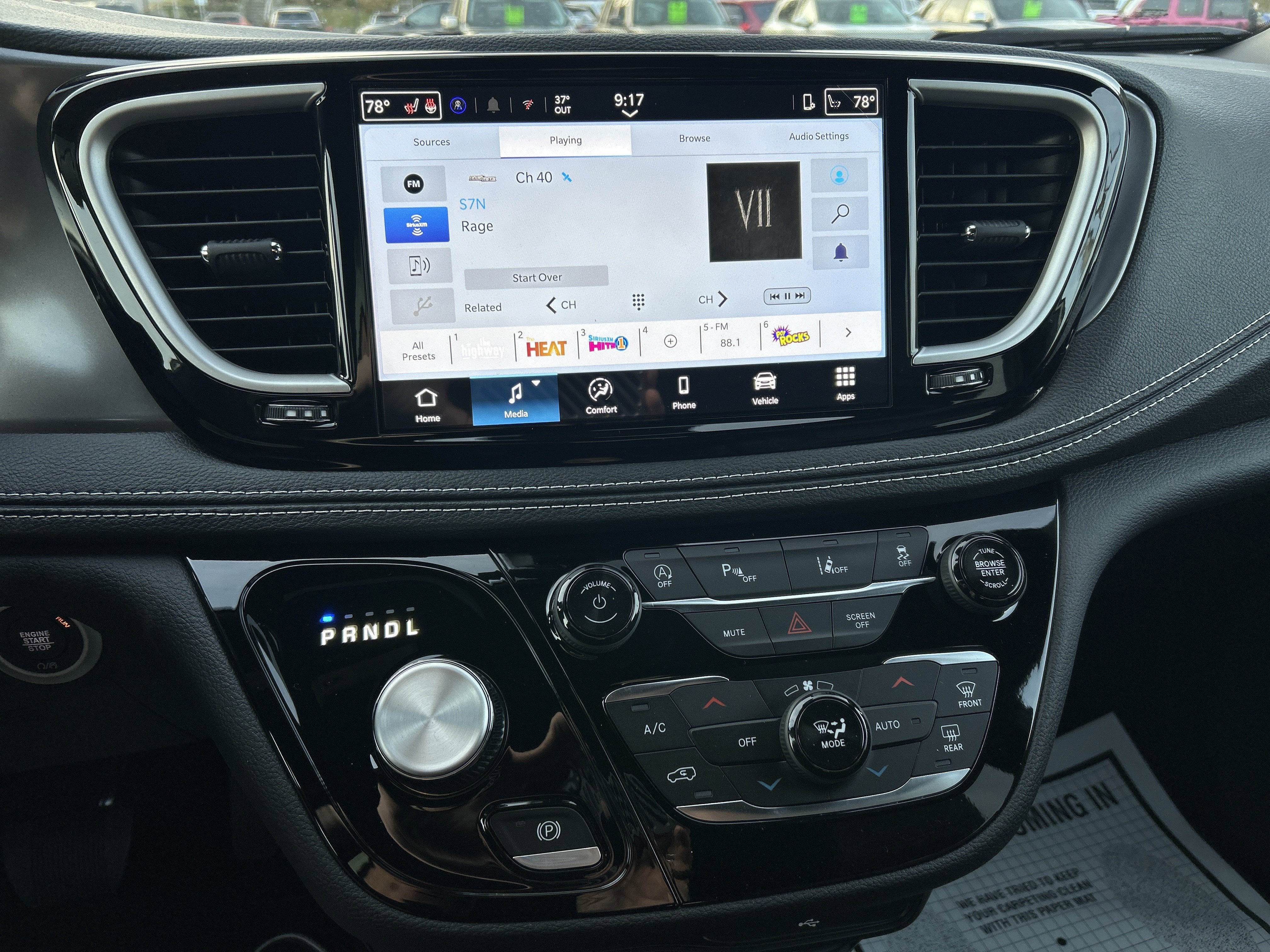 2026 Chrysler Pacifica Select