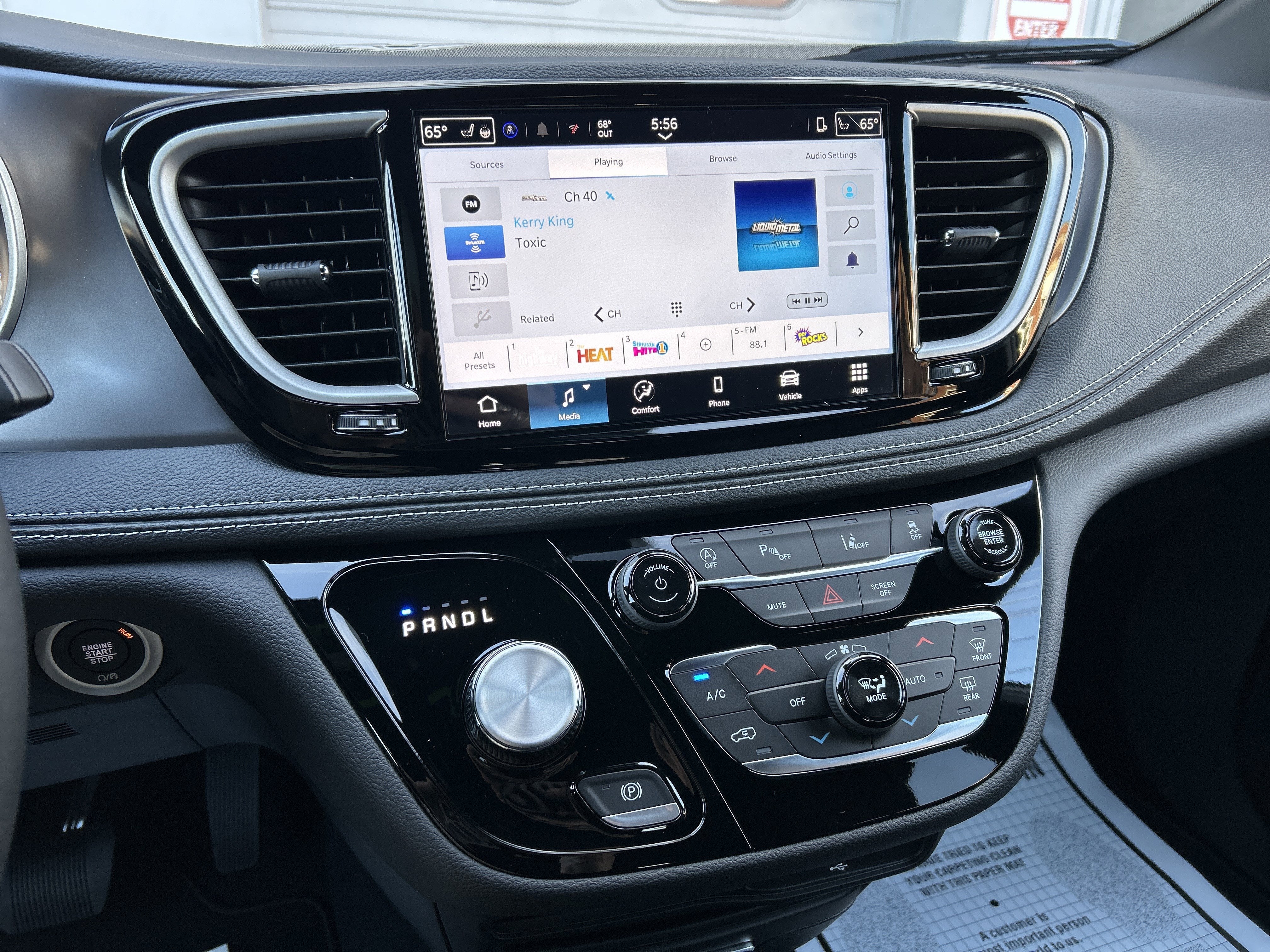 2026 Chrysler Pacifica Select