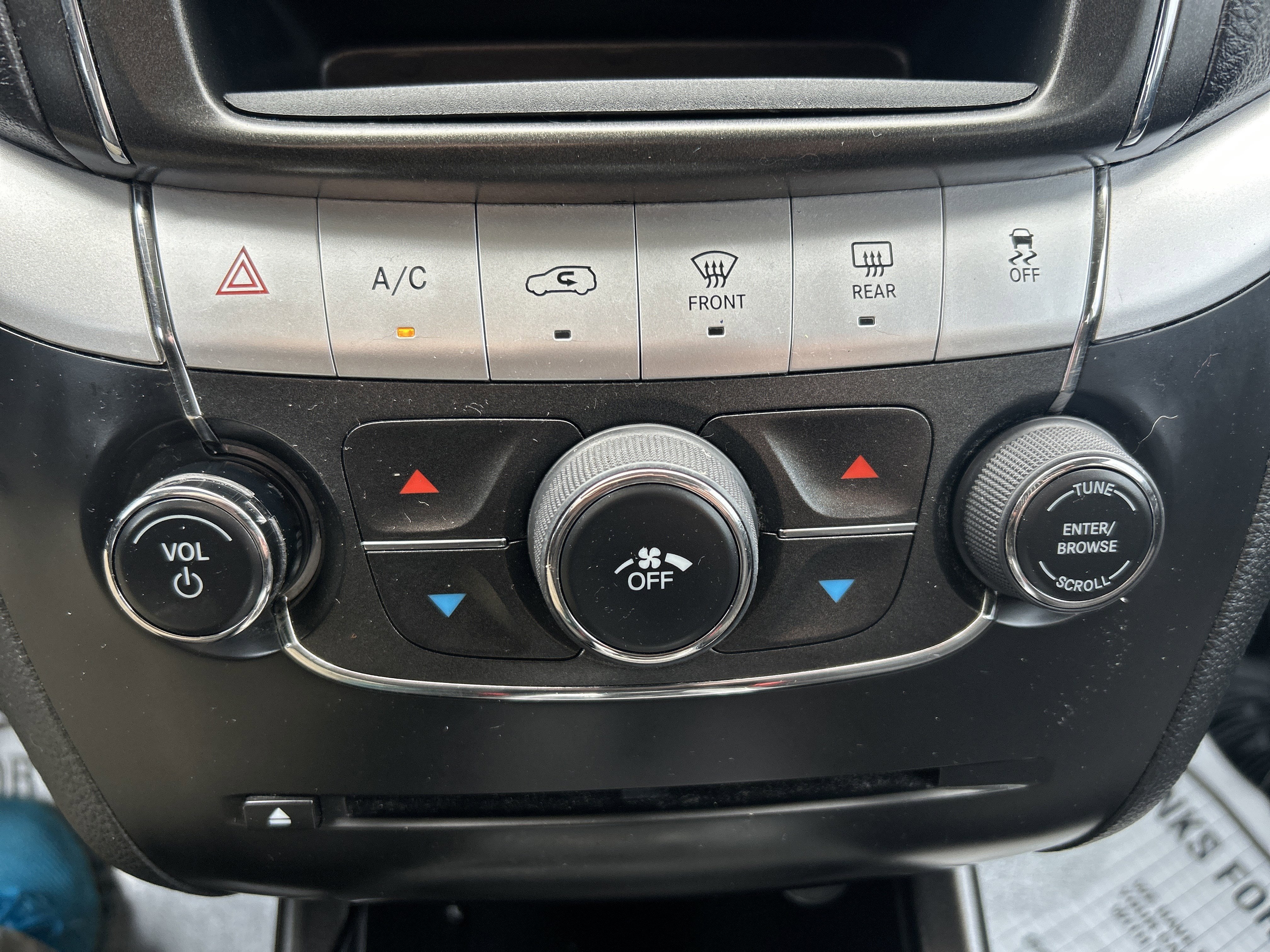 2018 Dodge JOURNEY SE