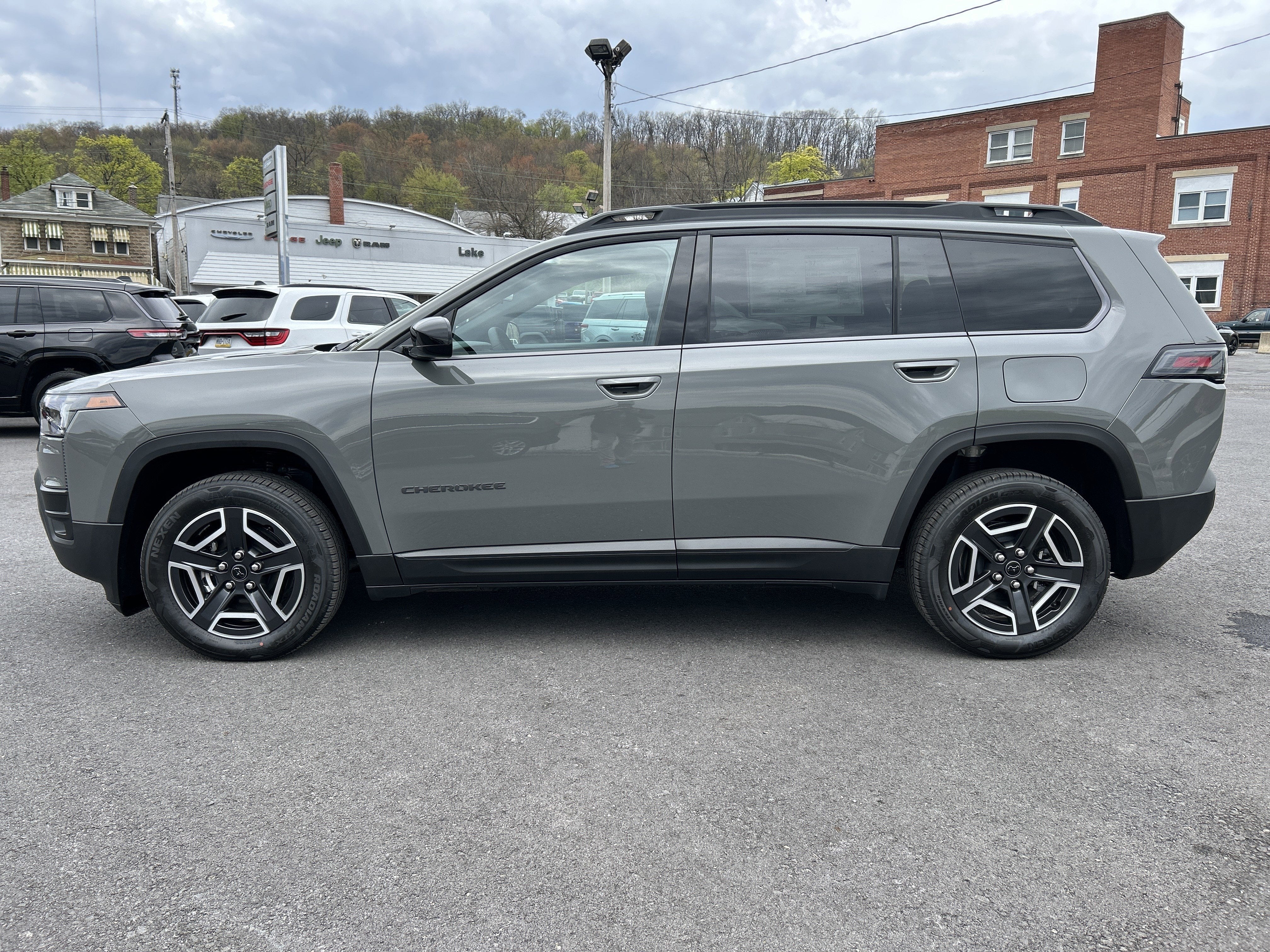 2026 Jeep Cherokee Laredo