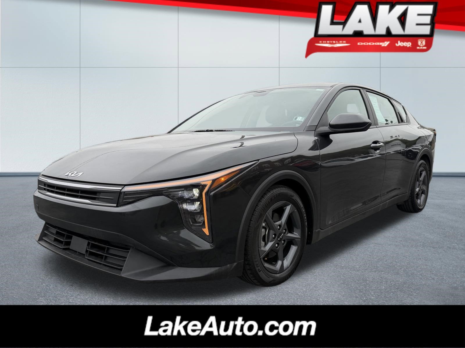 2025 Kia K4 LXS AT's photo